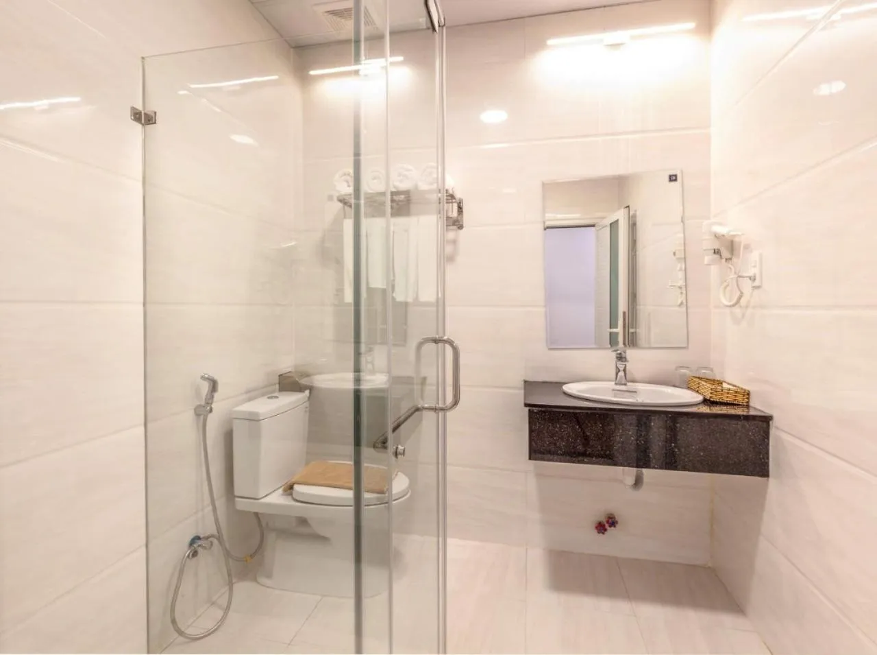 Shower in Thanh Do Hotel