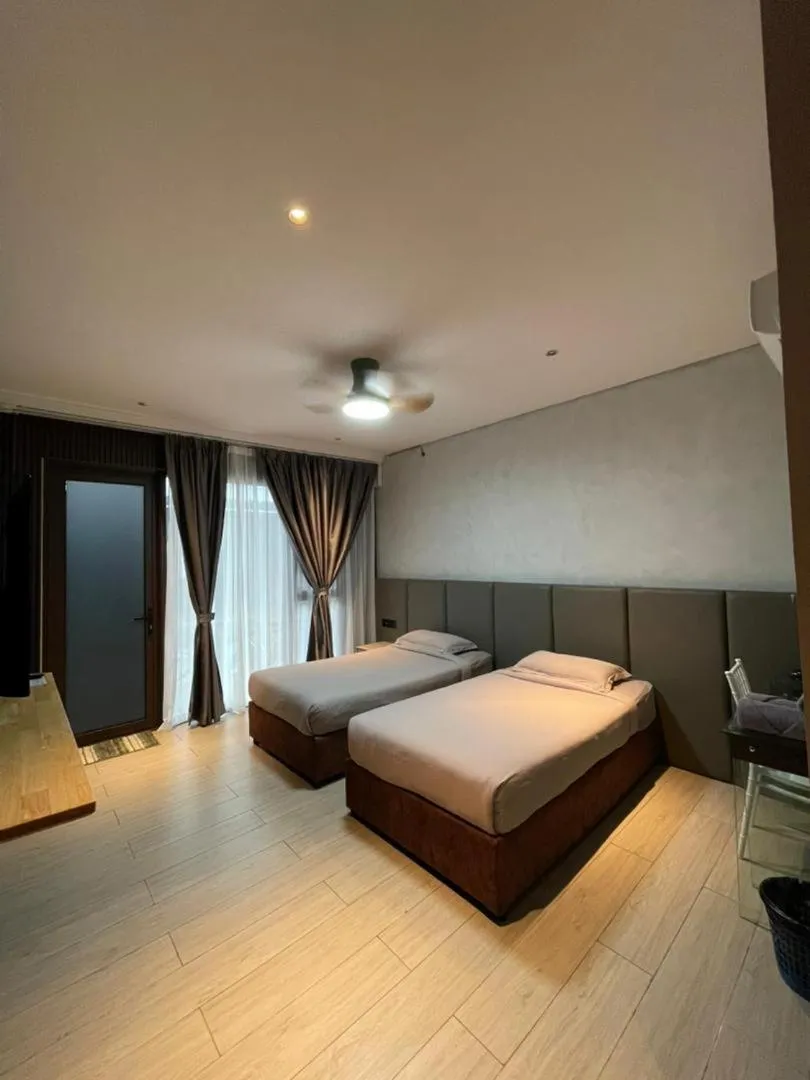 Photo of the whole room, Bed in Chan Living