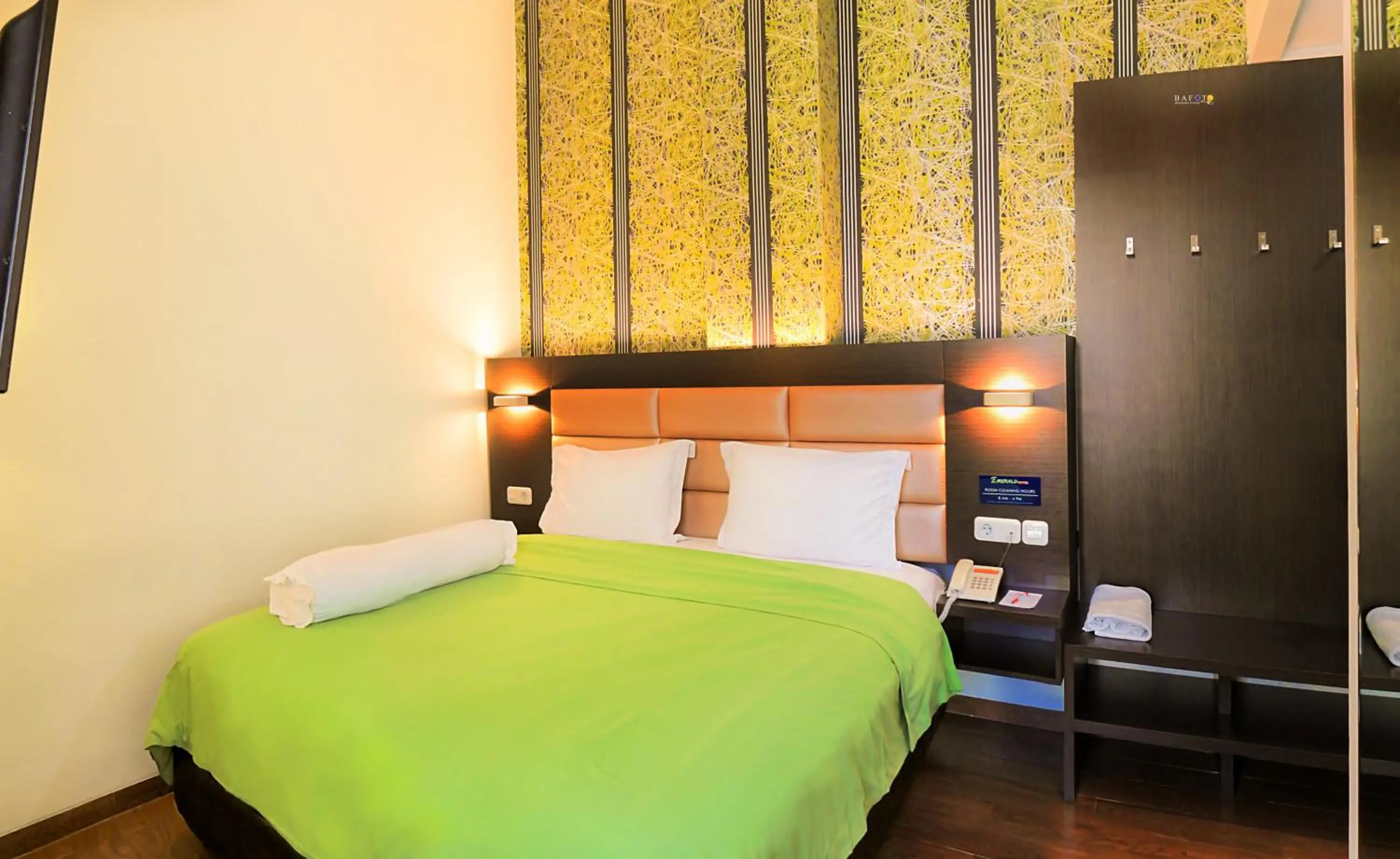 Bed in Emerald Hotel