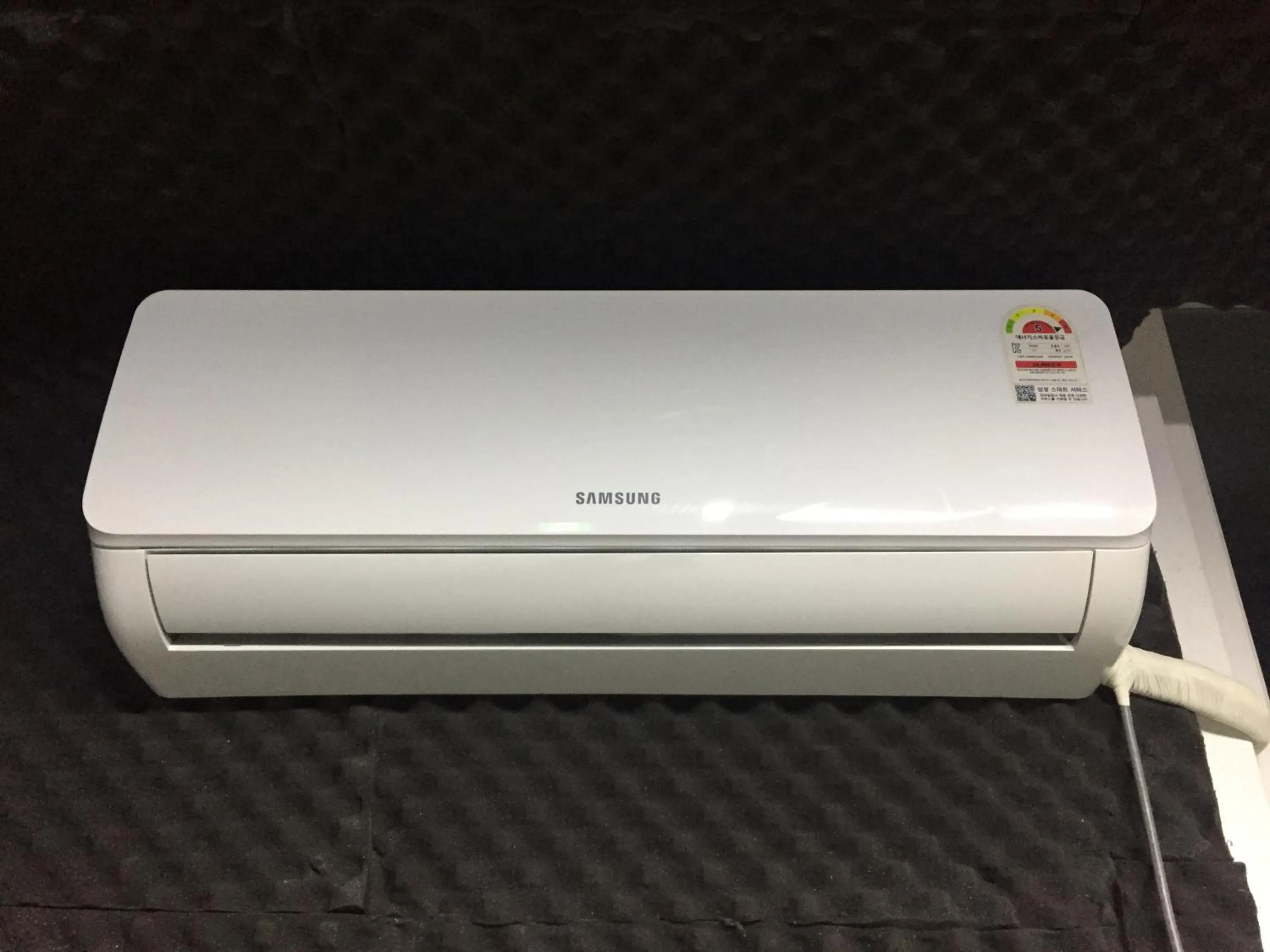 air conditioner in The Core Albergue
