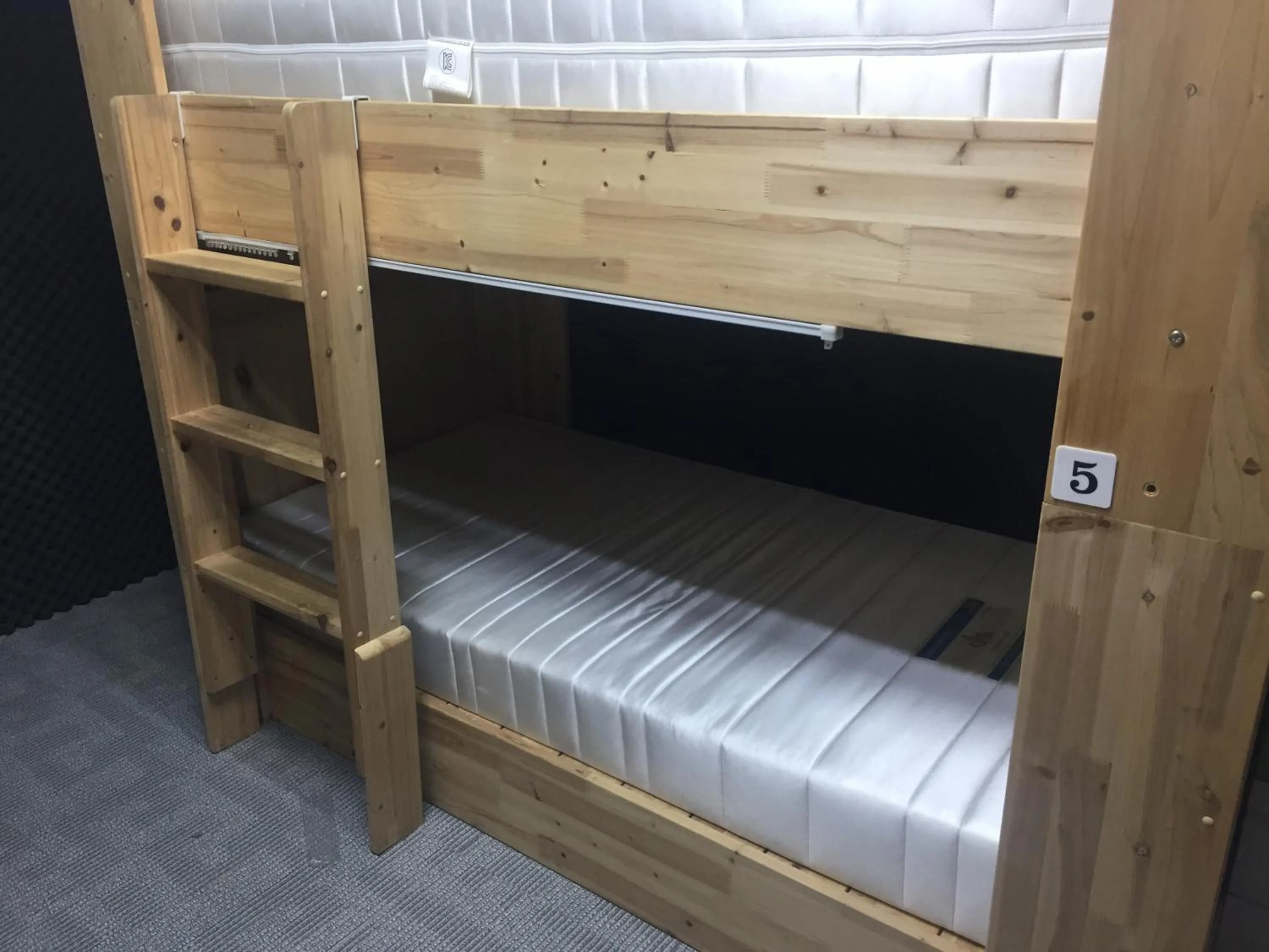 Bedroom, Bed in The Core Albergue