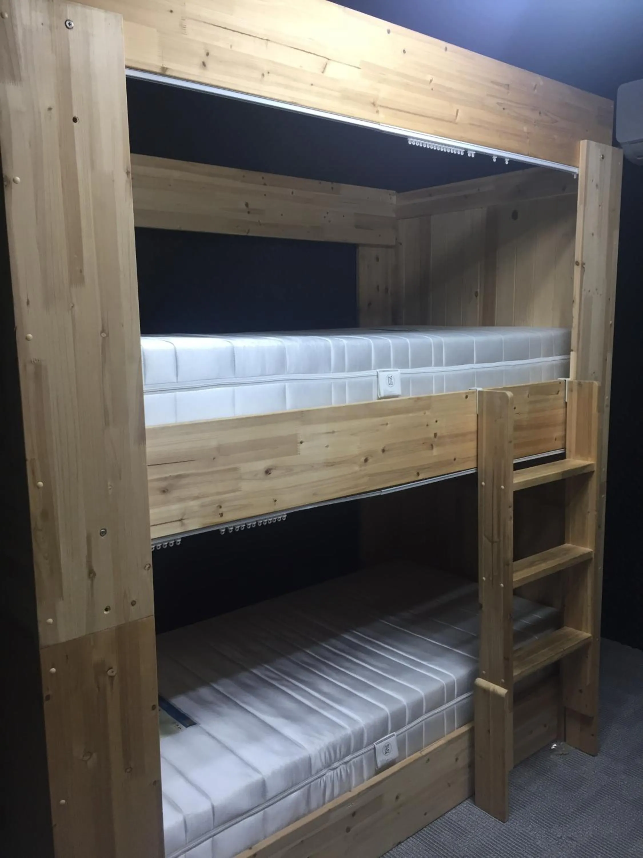 Bedroom, Bed in The Core Albergue