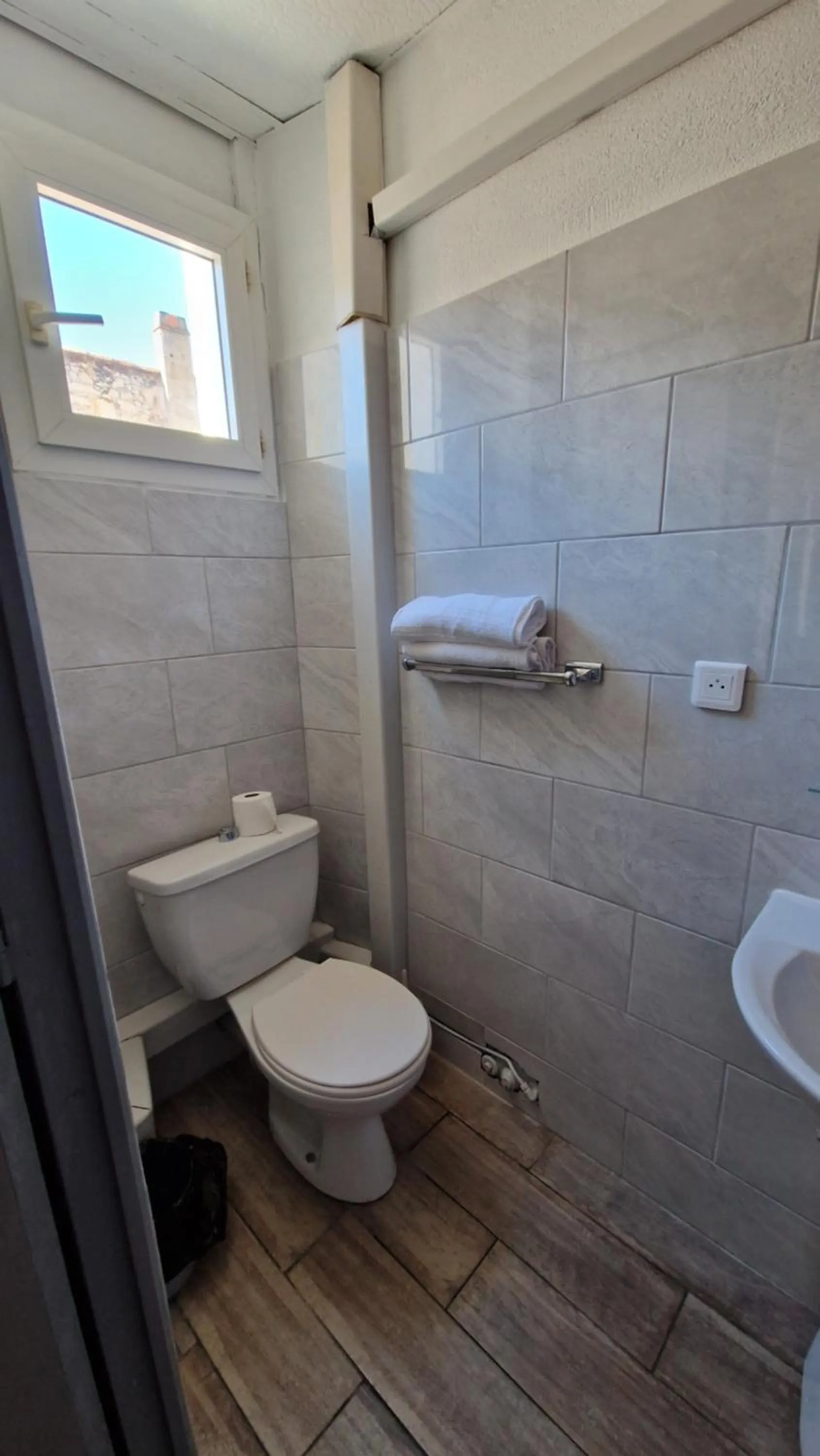 Toilet in Hôtel du Nord