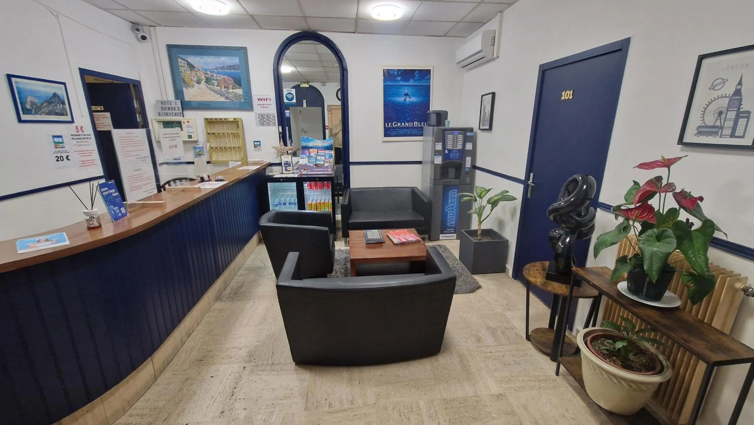 Lobby or reception in Hôtel du Nord