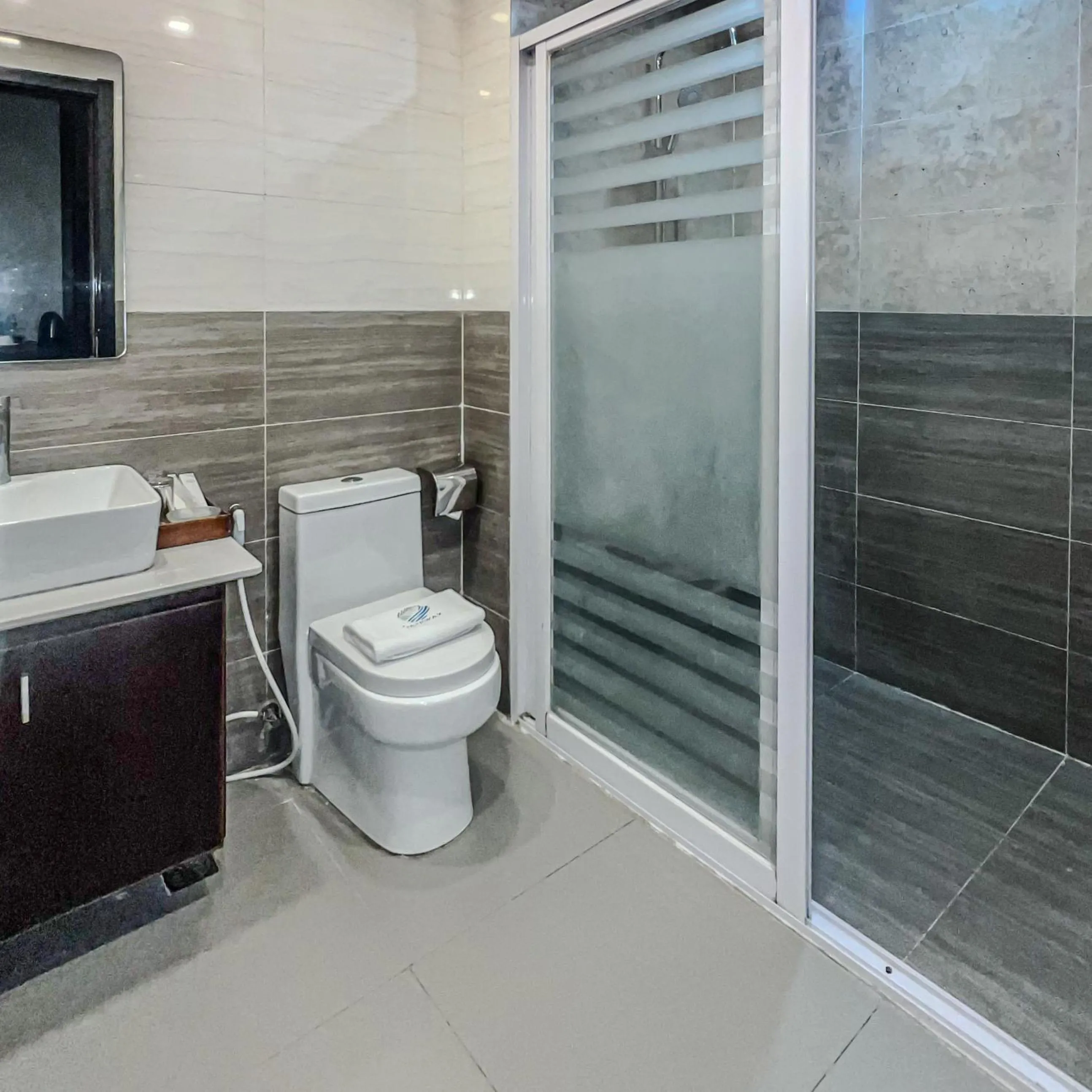 Bathroom in Iloilo Gateway Hotel and Suites