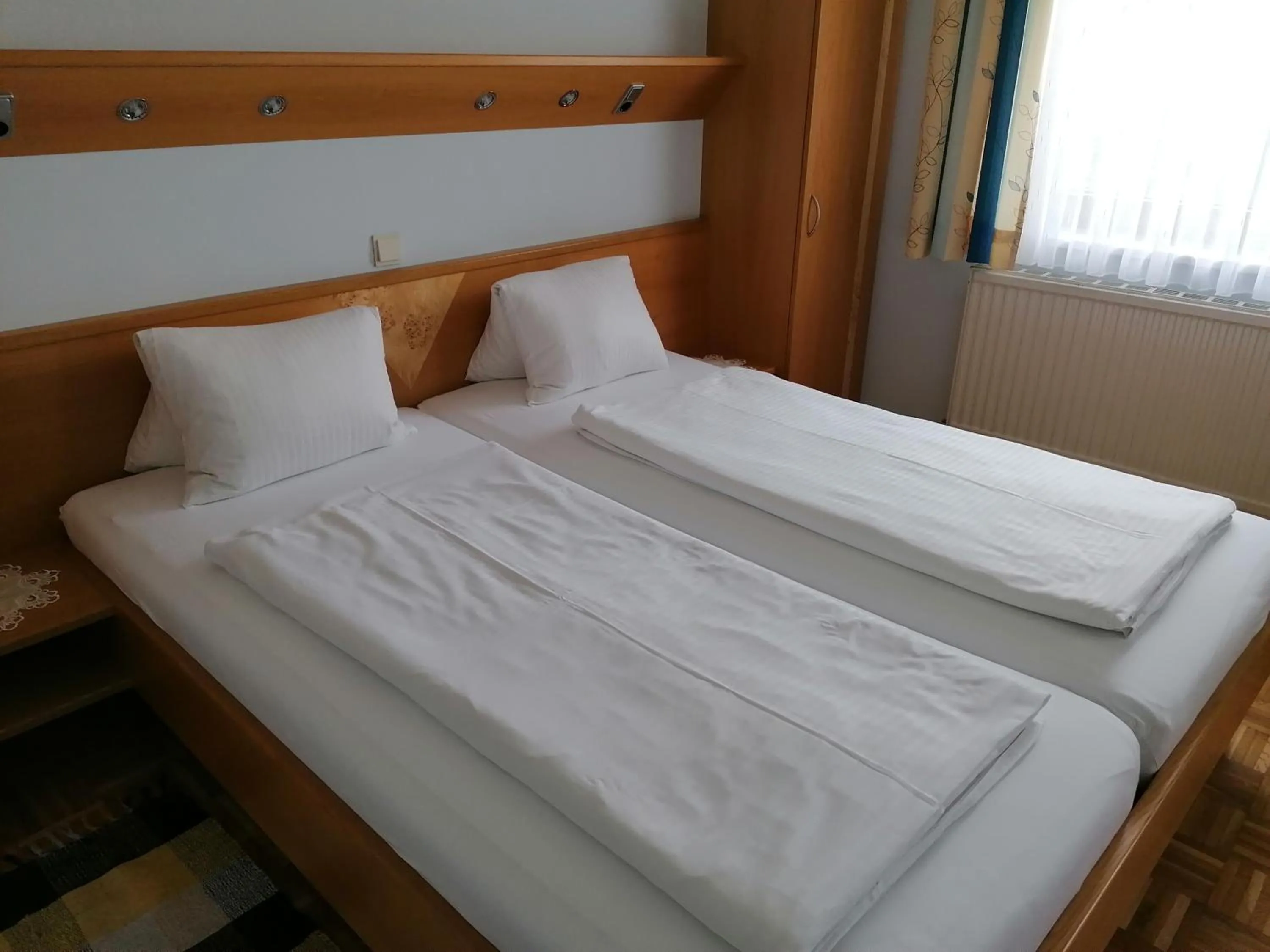 Bed in Kirchenwirt Mirth