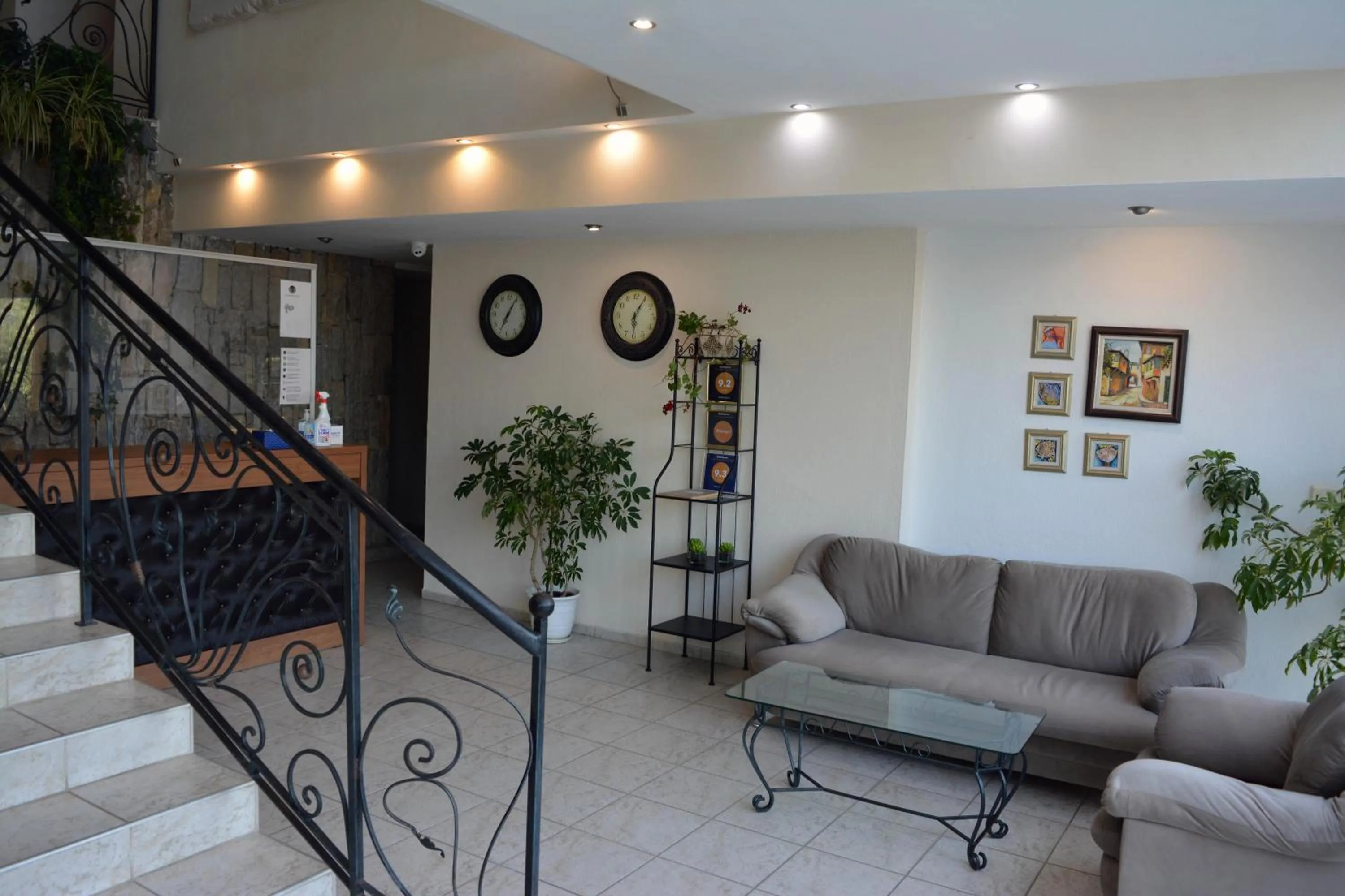 Summer in Lotus Family Hotel - Free Parking