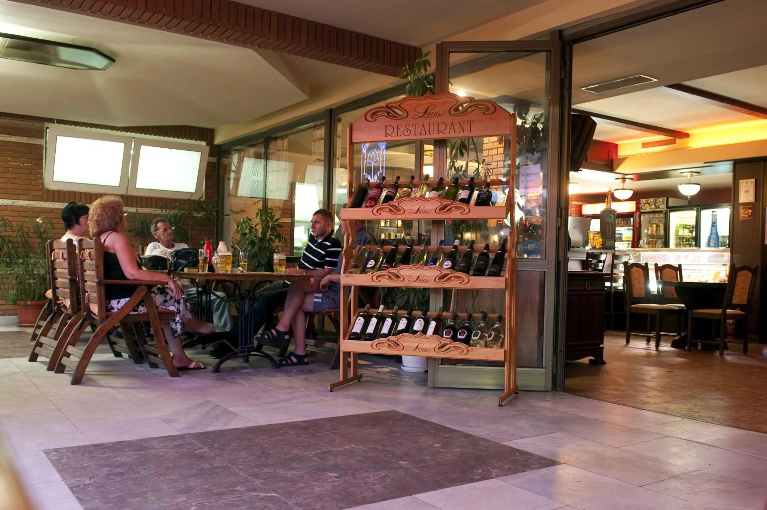 Restaurant/places to eat in Lotus Family Hotel - Free Parking