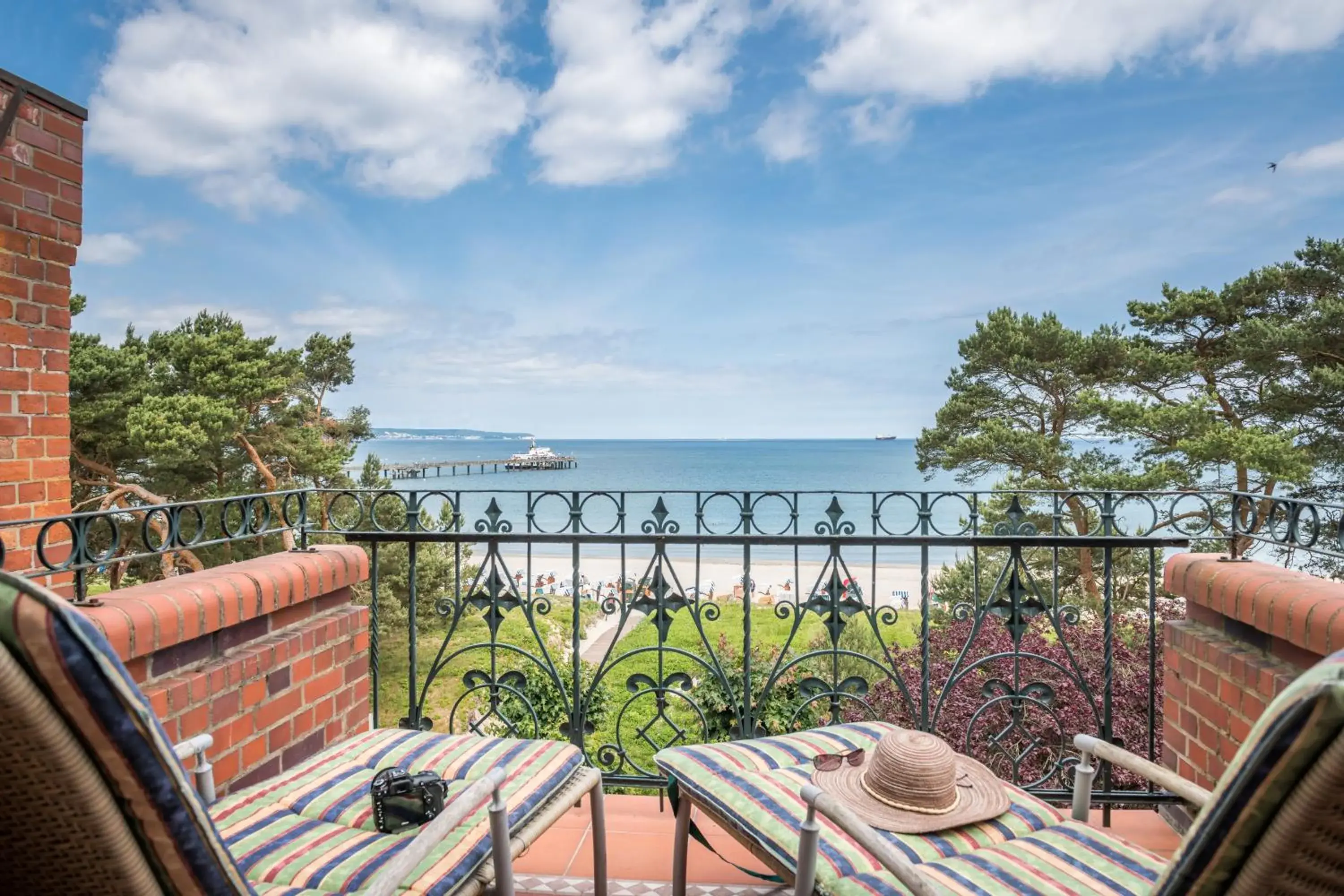 FeWo direkt am Strand mit Meerblick und Balkon,Villa Glückspilz, Binz FeWo direkt am Strand mit Meerblick und Balkon,Villa Glückspilz, Binz