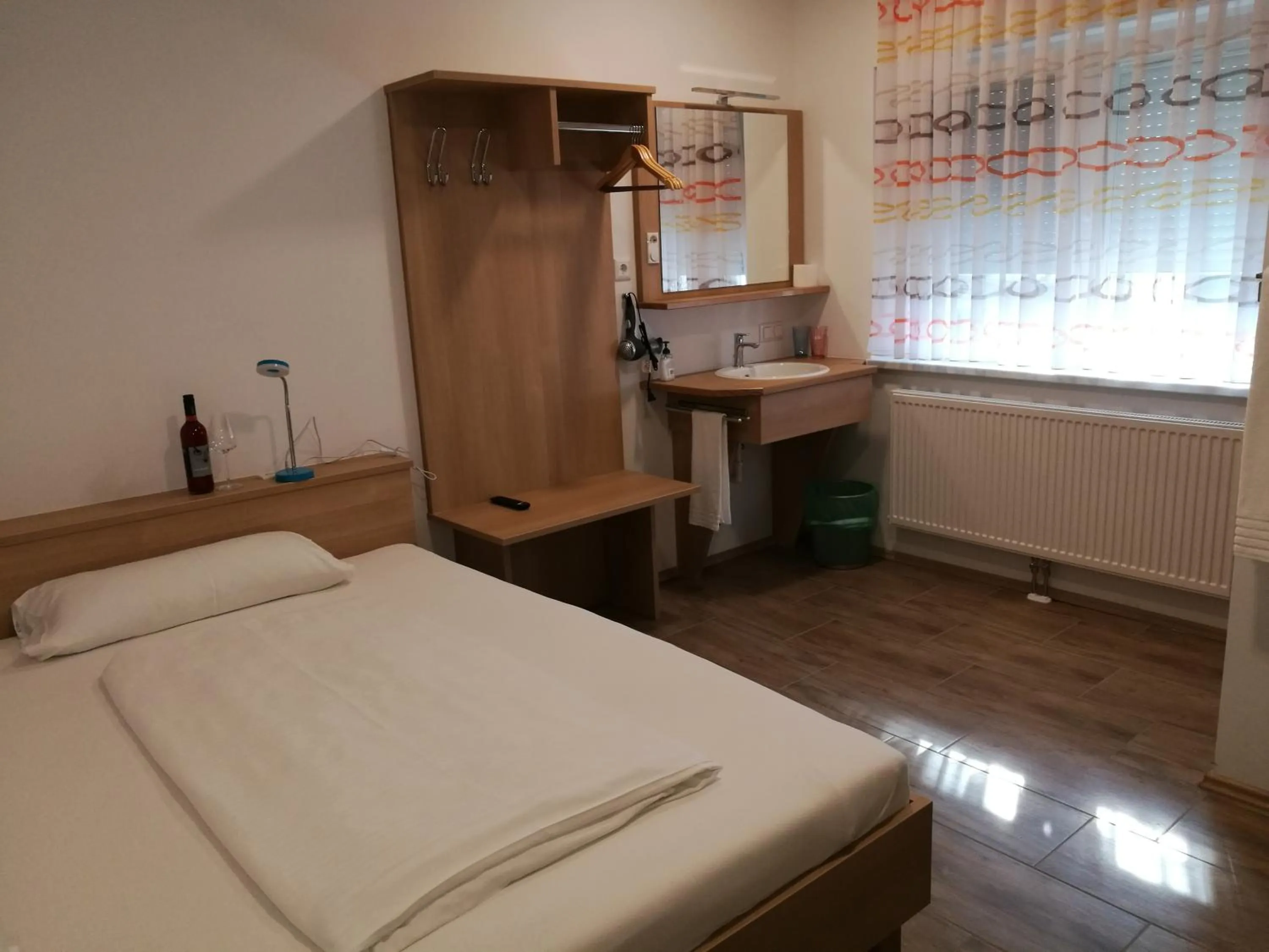 Bed in Dorf-Zimmer Mirth