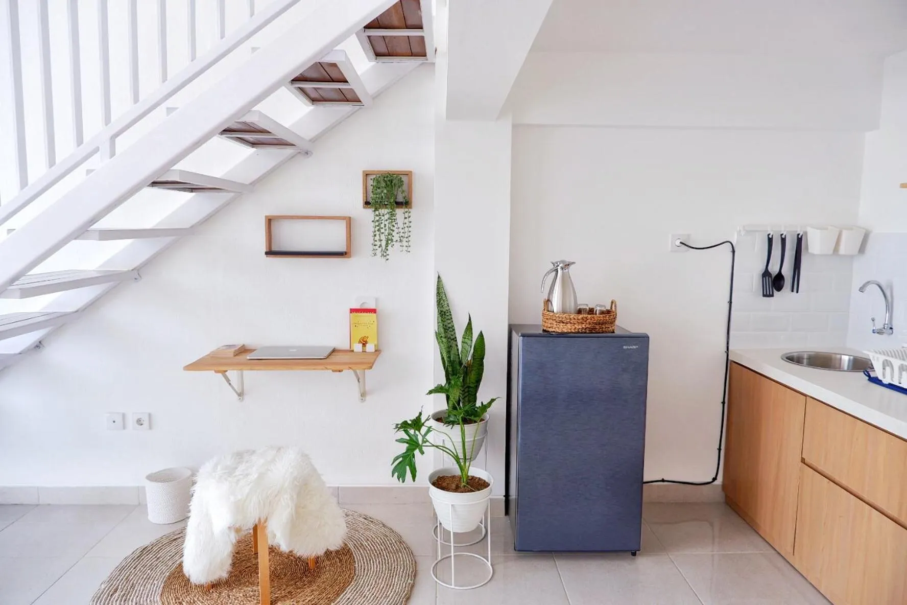 Kitchen or kitchenette in The Sloth Bali