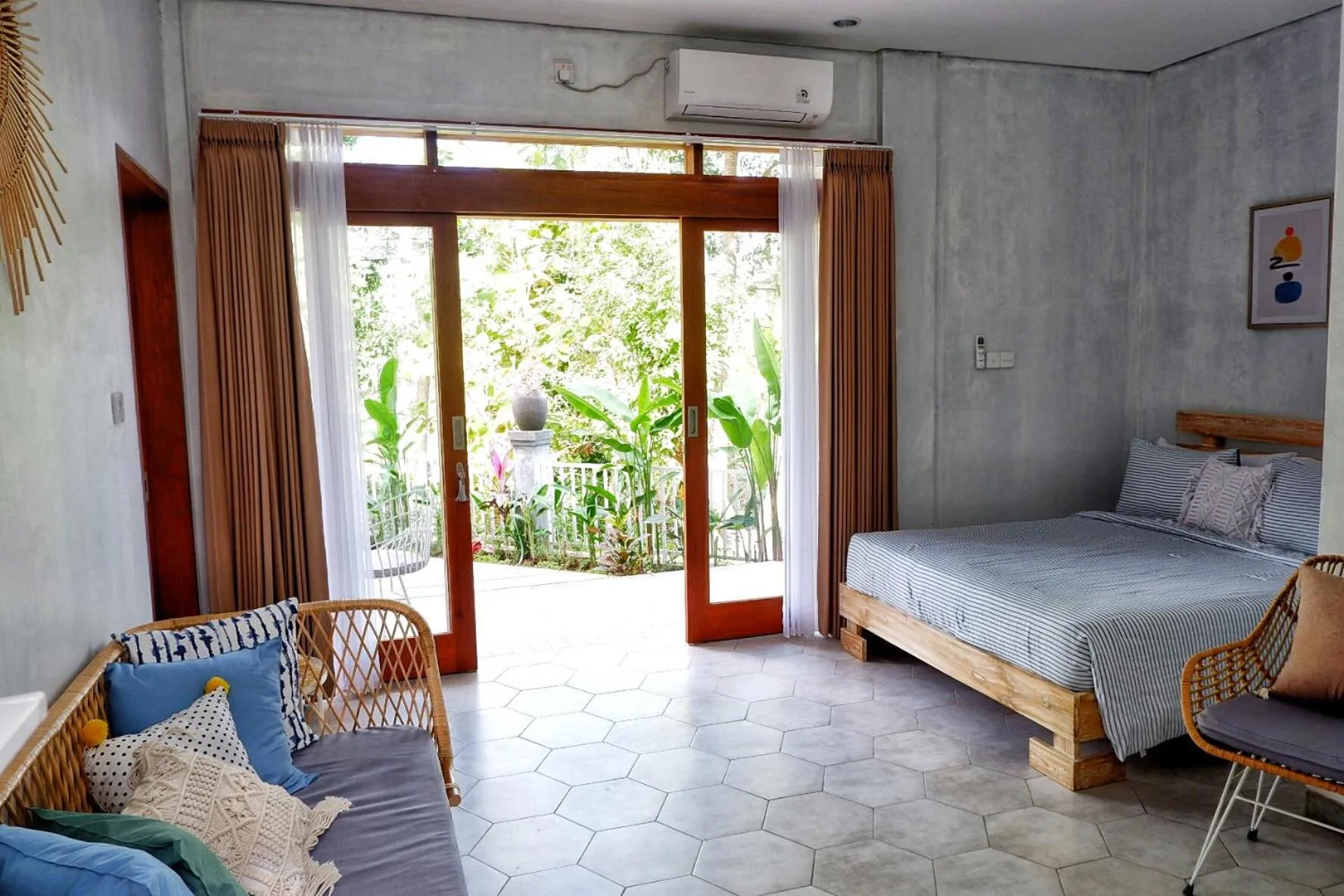 Photo of the whole room, Bed in The Sloth Bali