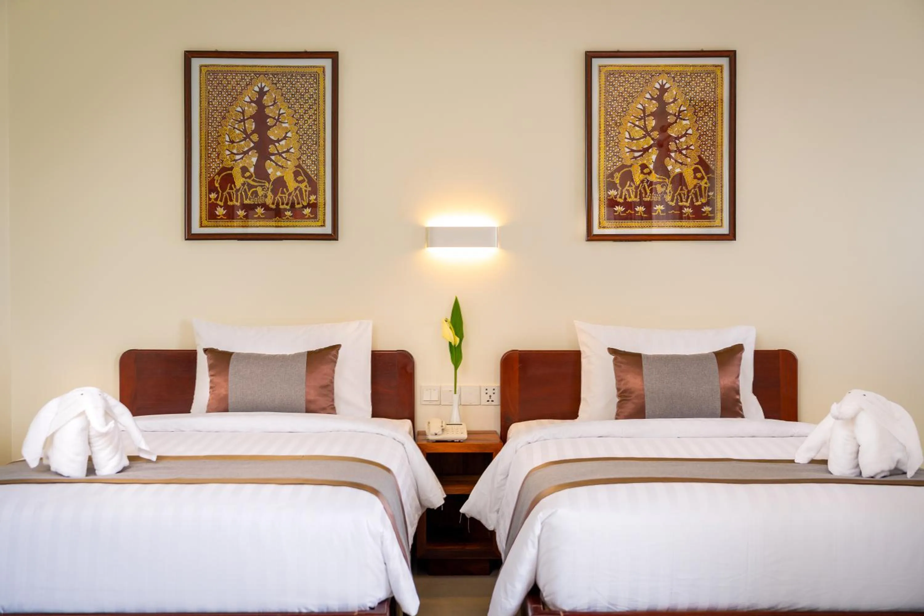 Bed in Mony Reach Angkor Hotel