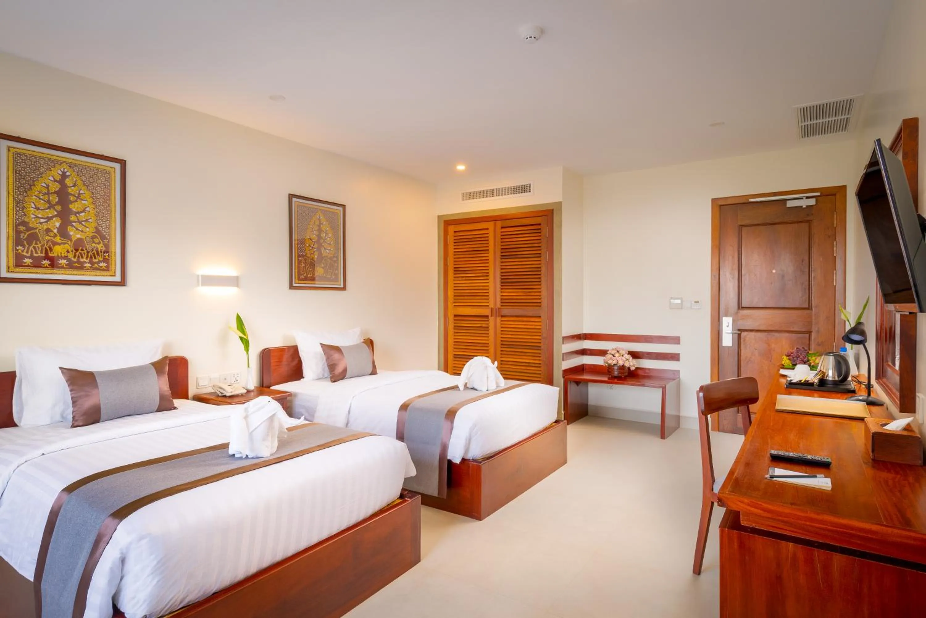 Bedroom, Bed in Mony Reach Angkor Hotel