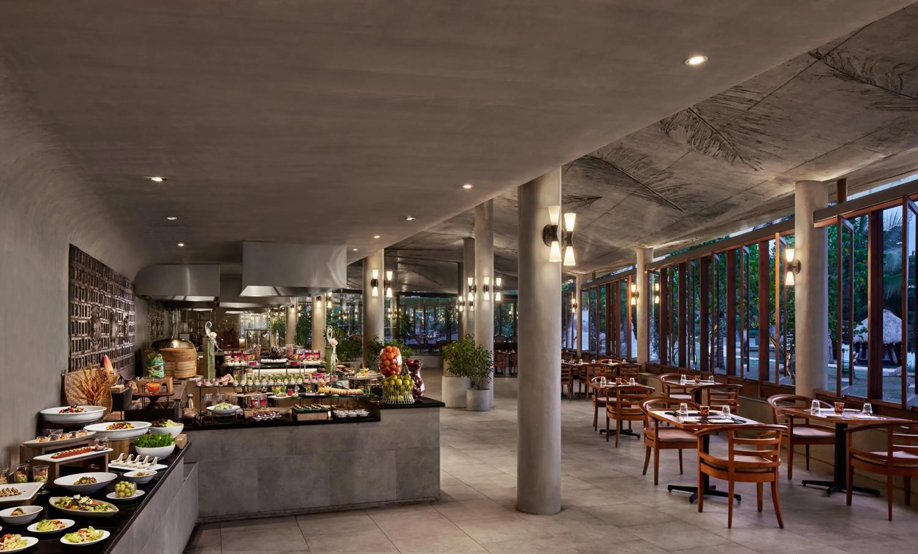 Buffet breakfast in Cinnamon Bentota Beach - Signature Selection