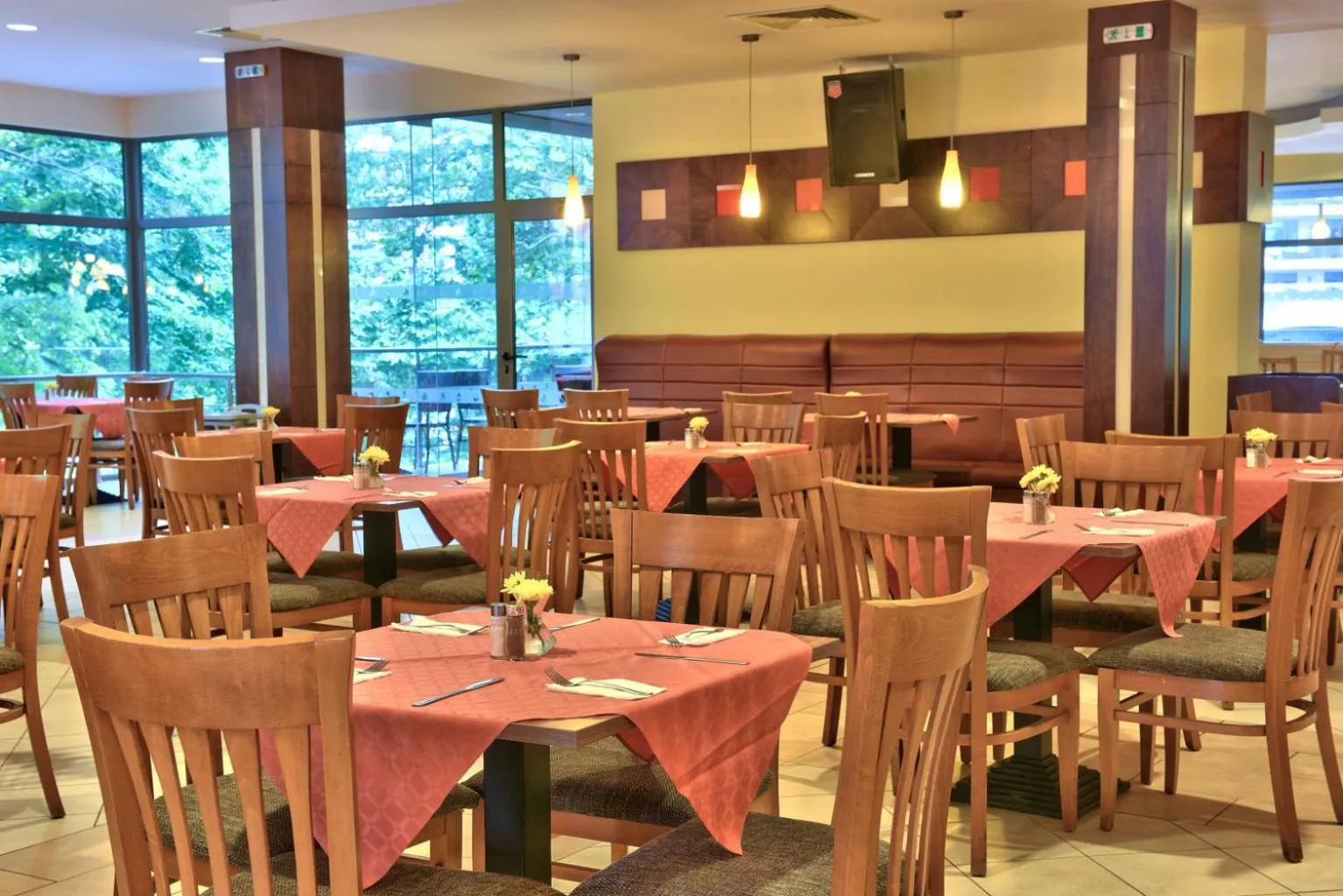 Restaurant/places to eat in Kaliopa Hotel