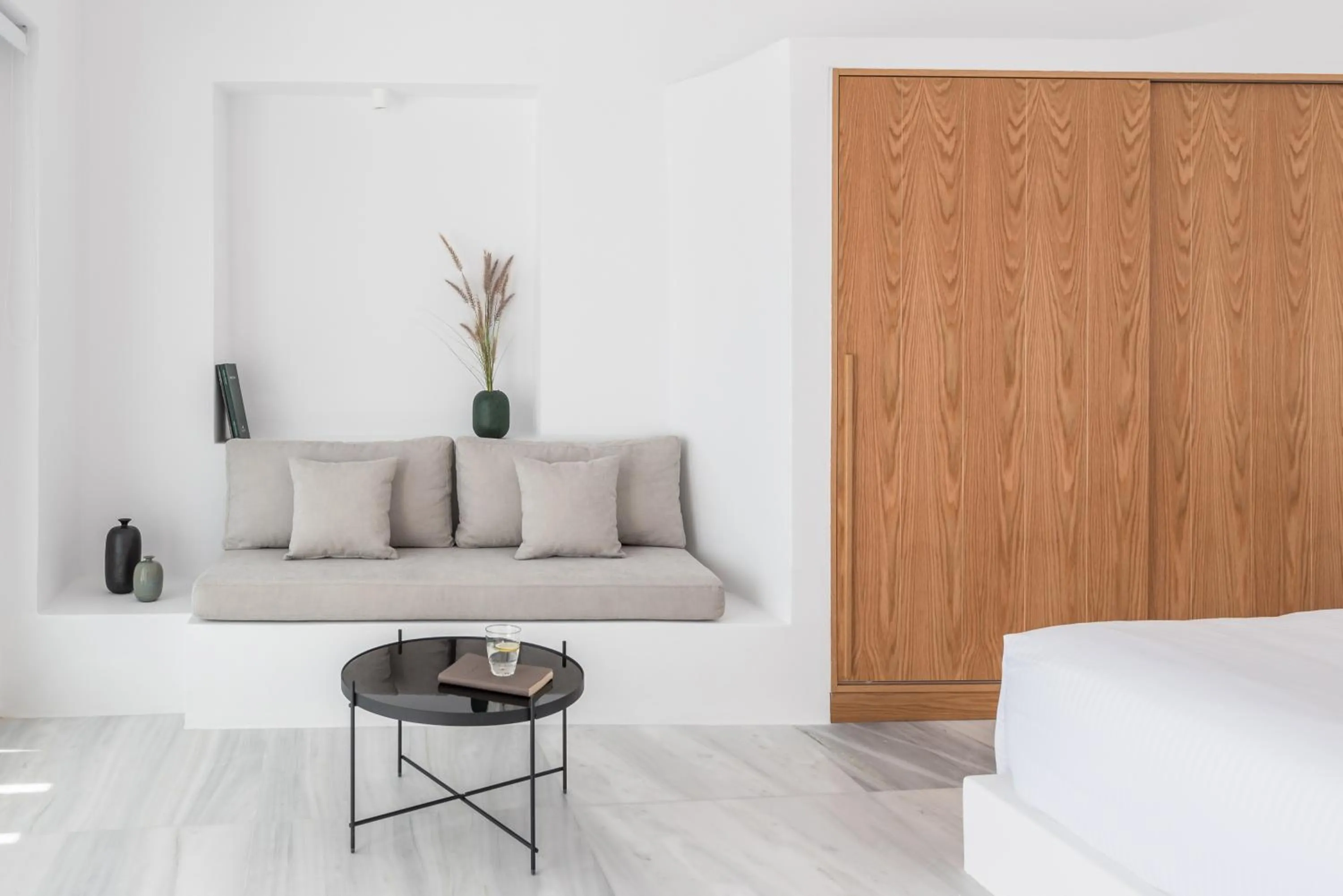 Living room, Bed in White Ark