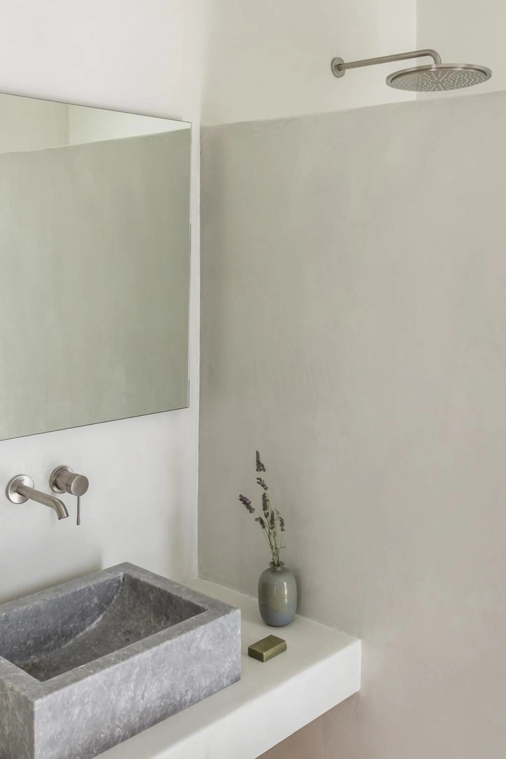 Bathroom in White Ark