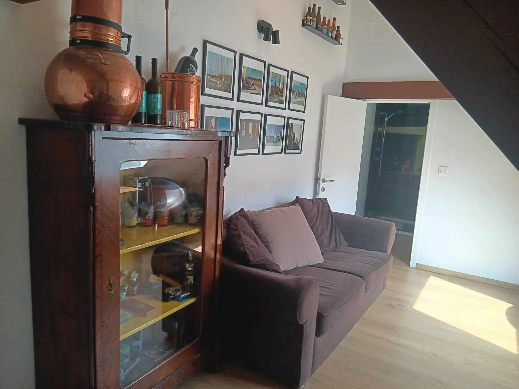 Edward Hopper Room in Quartier Leonard Edward Hopper Room in Quartier Leonard