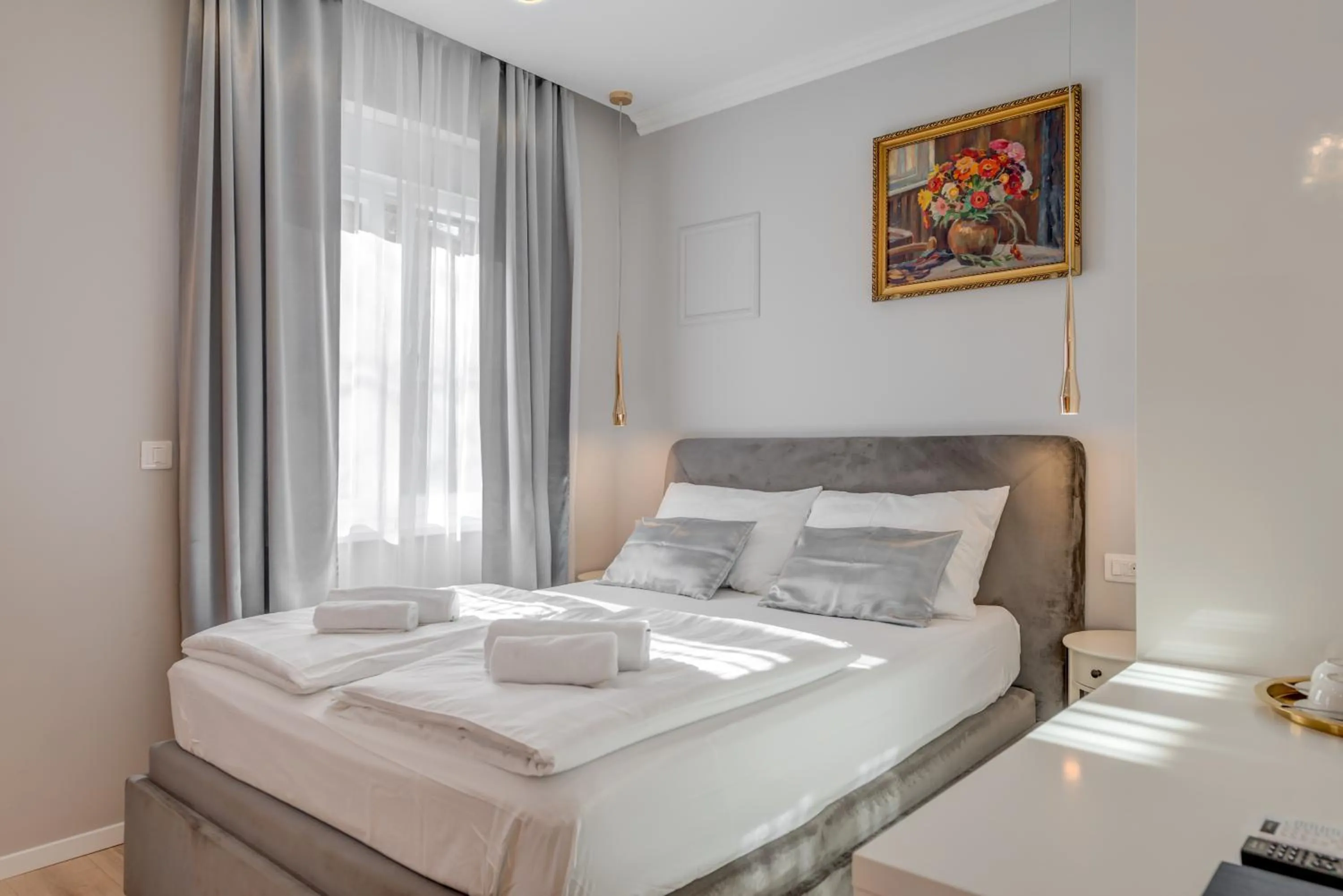 Bedroom, Bed in Piano Suites