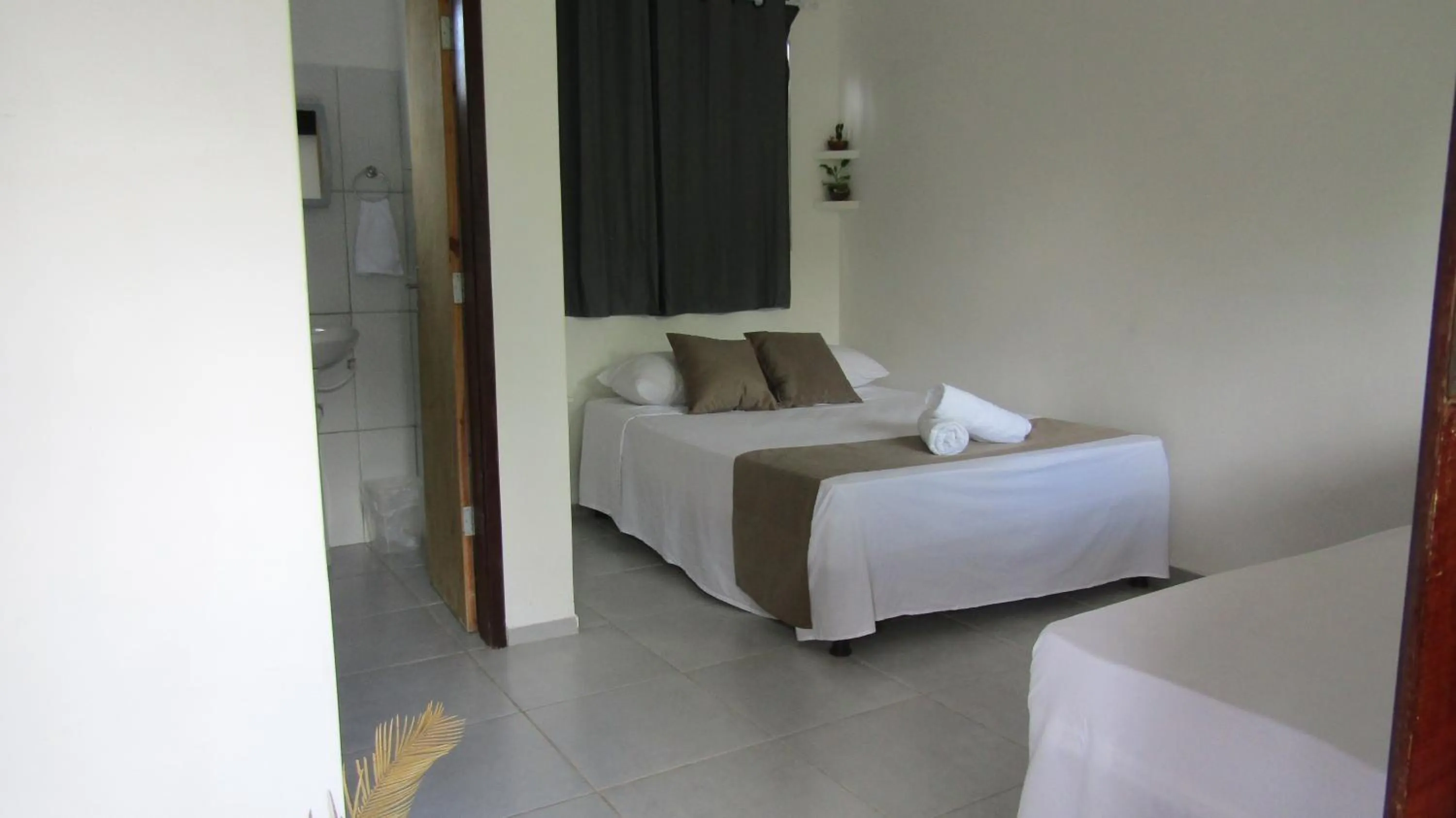 Photo of the whole room, Bed in Pousada Lemos