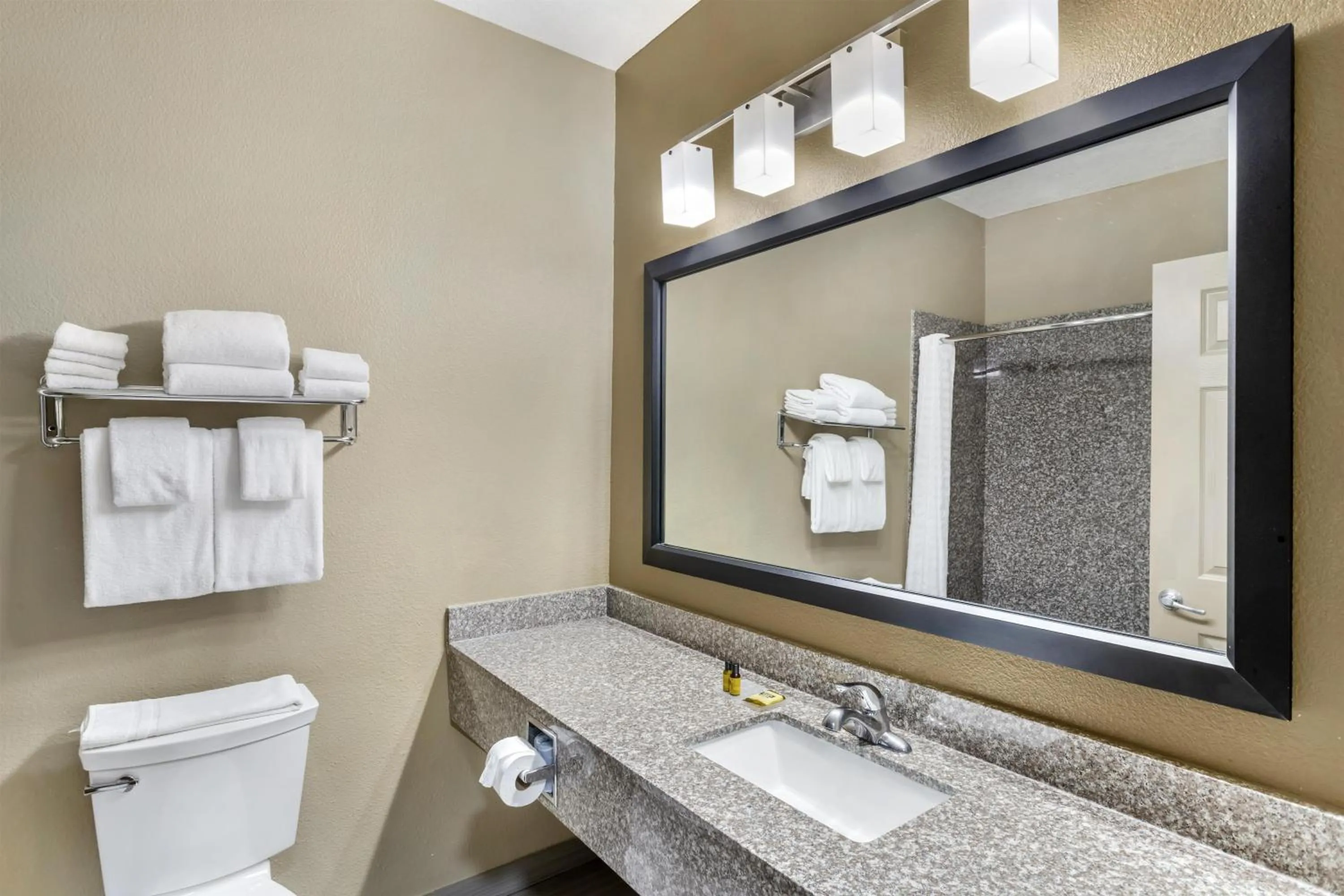 Bathroom in Best Western Plus Heritage Inn & Suites Houston
