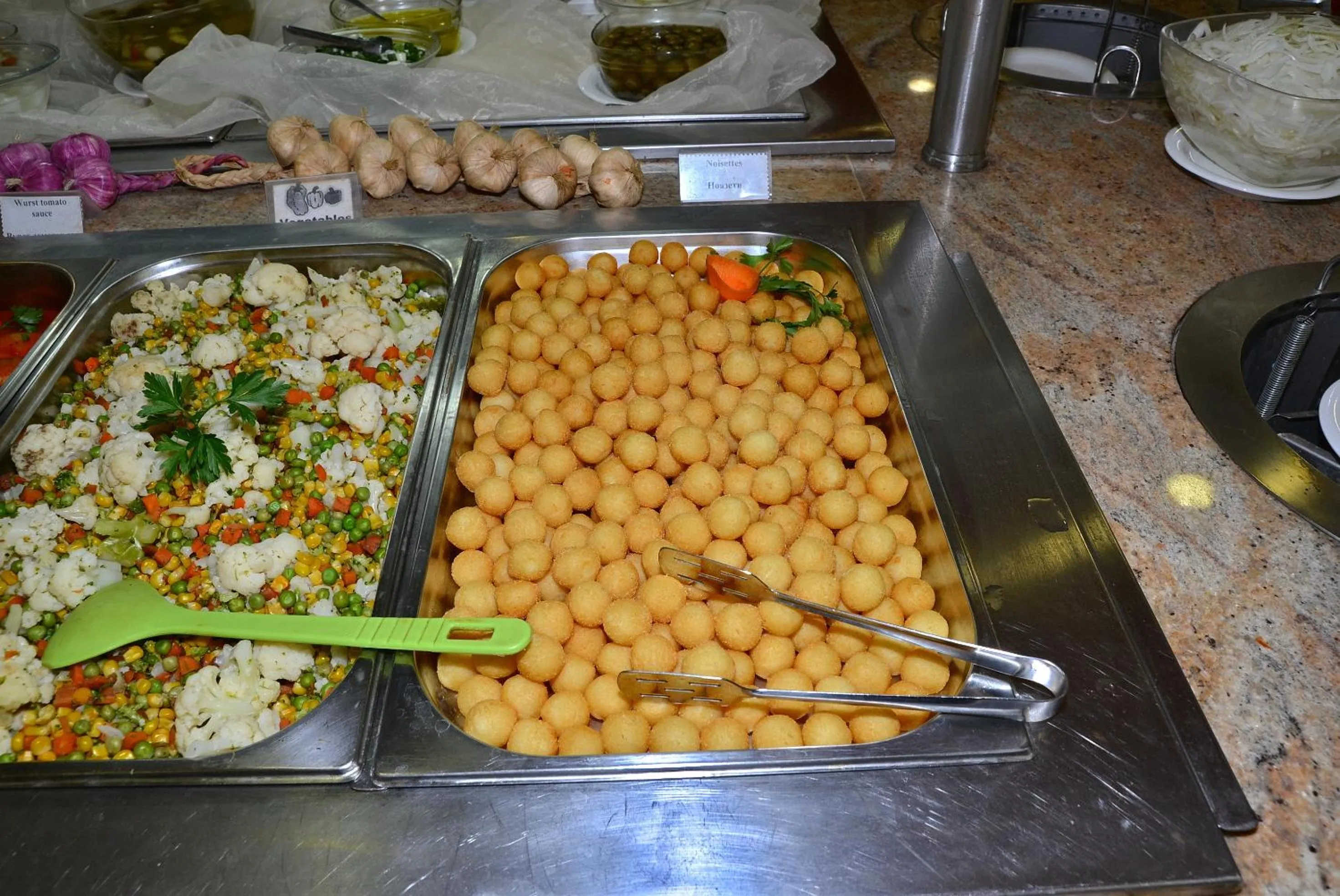 Food in Diamond Hotel - All Inclusive