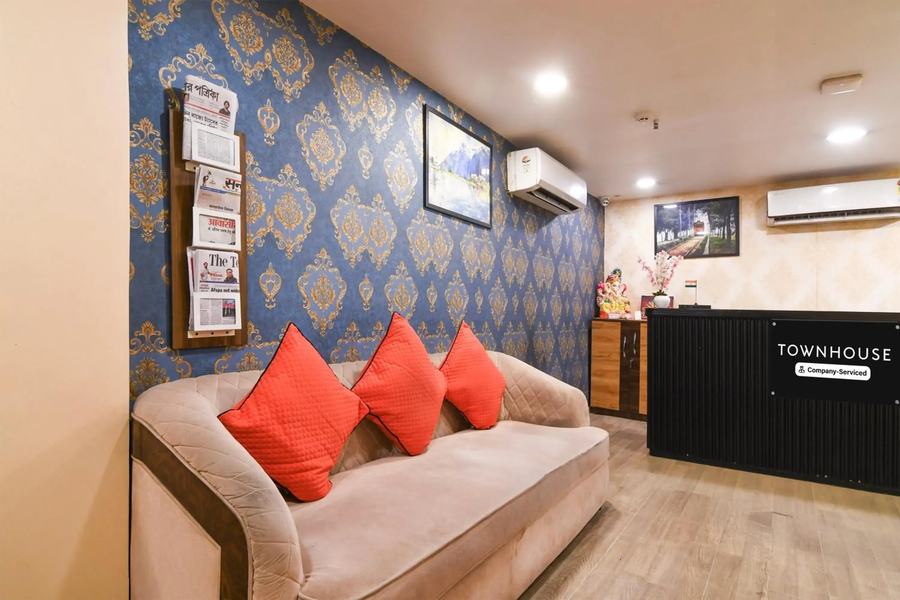 Lobby or reception in Super Townhouse VIP Road Formerly The Sky Lobby or reception in Super Townhouse VIP Road Formerly The Sky