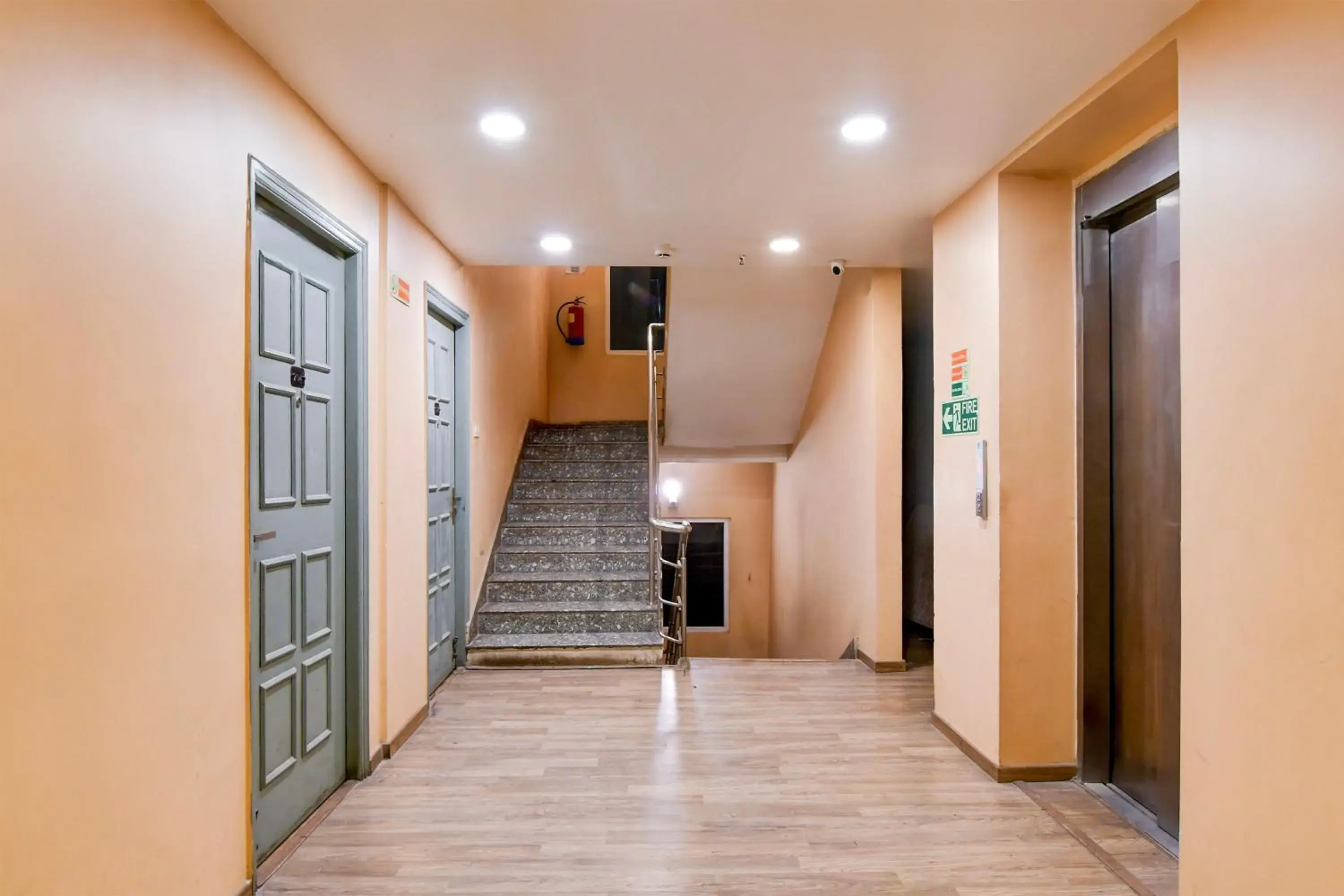 Lobby or reception in Super Townhouse VIP Road Formerly The Sky Lobby or reception in Super Townhouse VIP Road Formerly The Sky