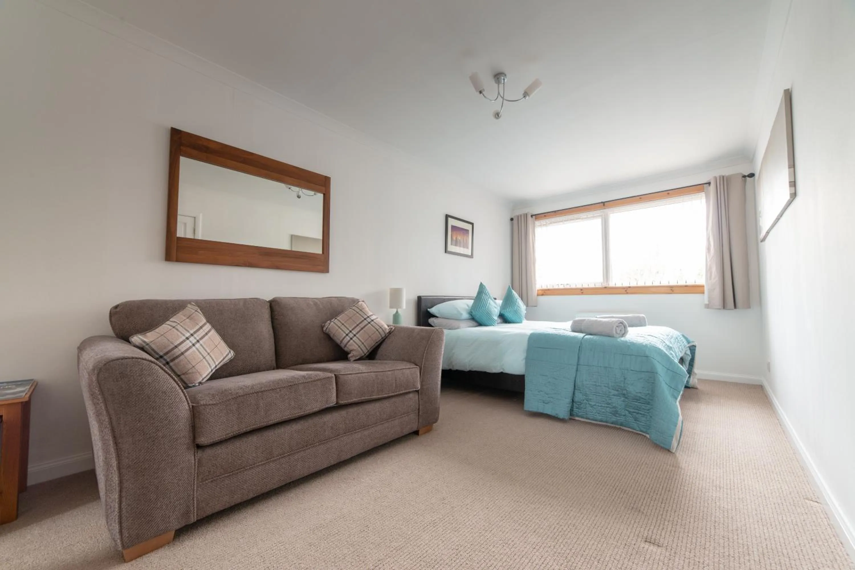 Photo of the whole room, Bed in No. Three