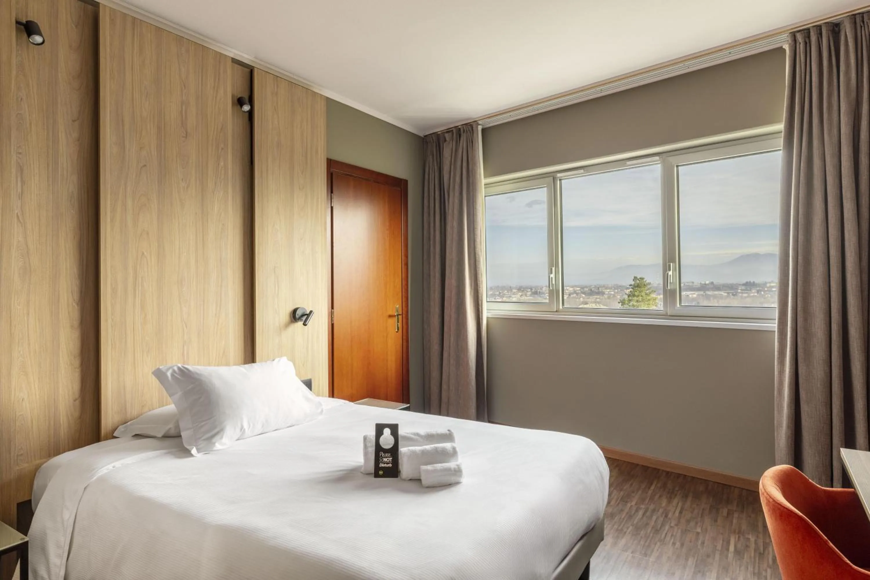 Photo of the whole room, Bed in B&B HOTEL Cuneo Cristal