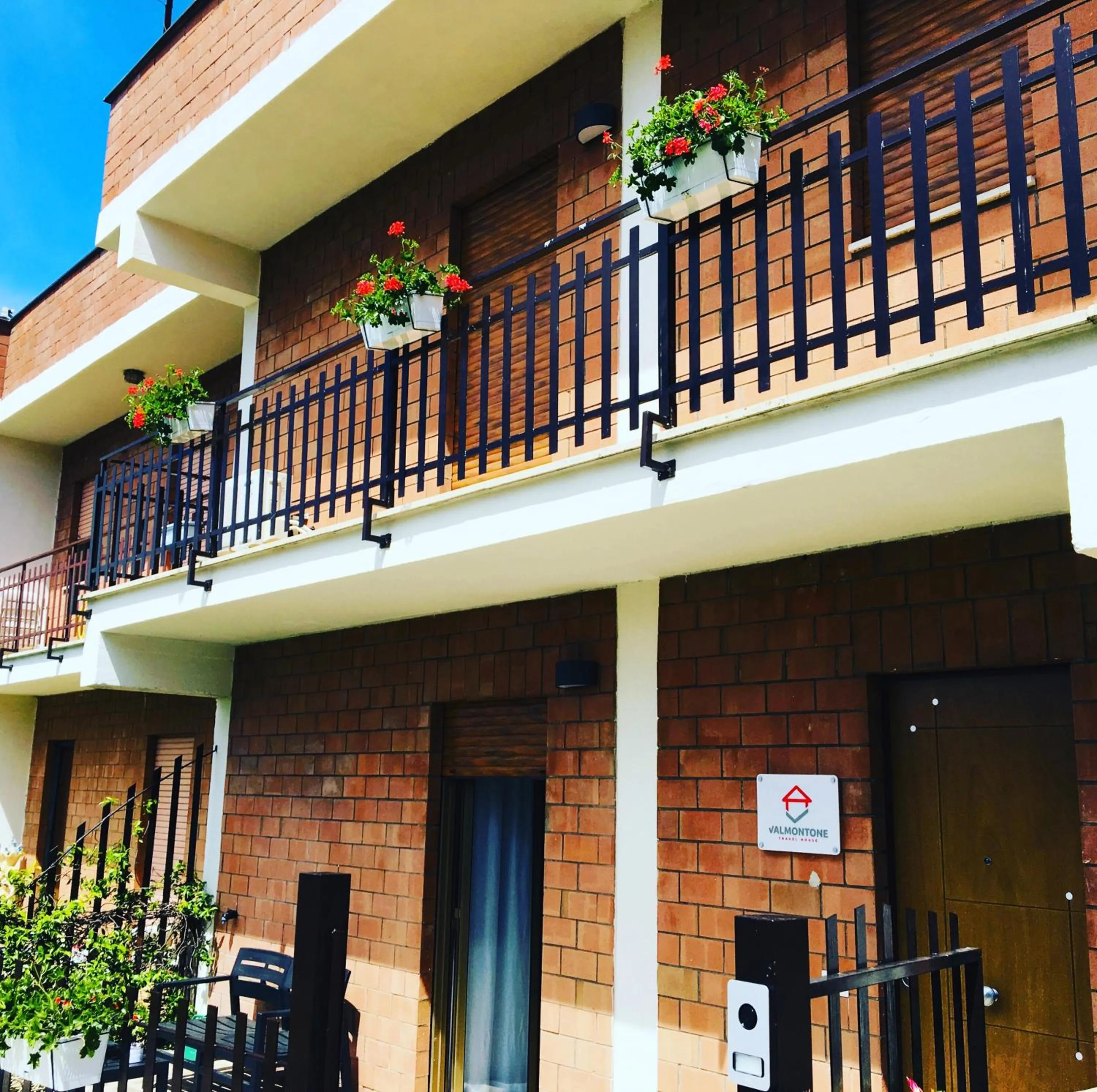 Property building in Valmontone Travel House