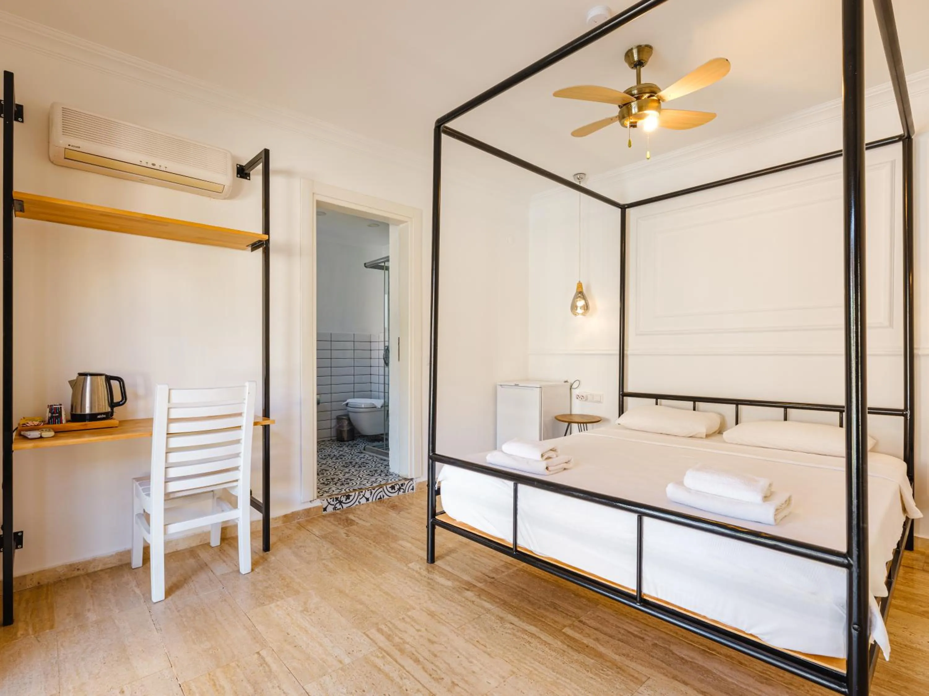 Bed in Sea Garden Kaş Hotel