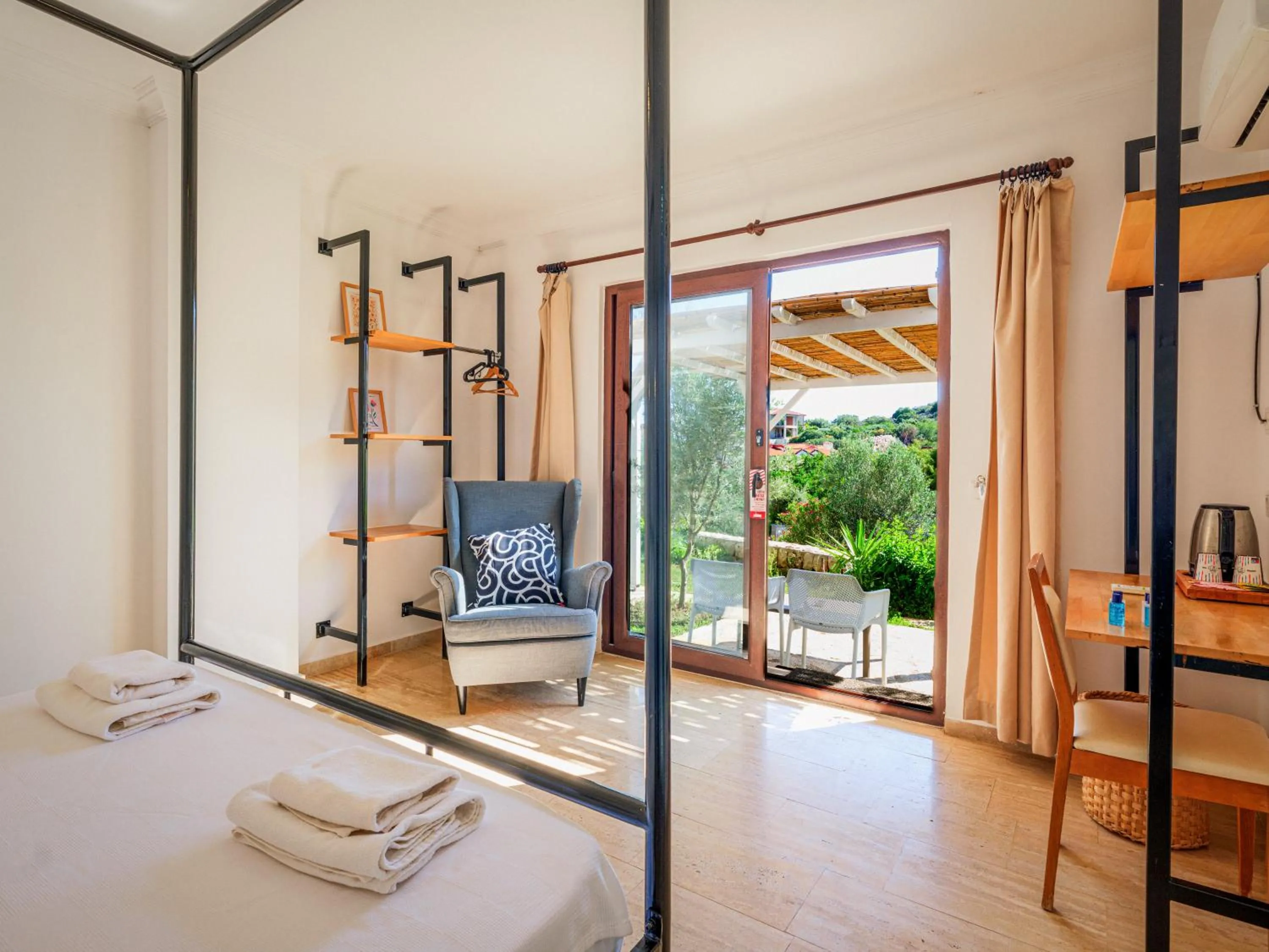 Bed in Sea Garden Kaş Hotel