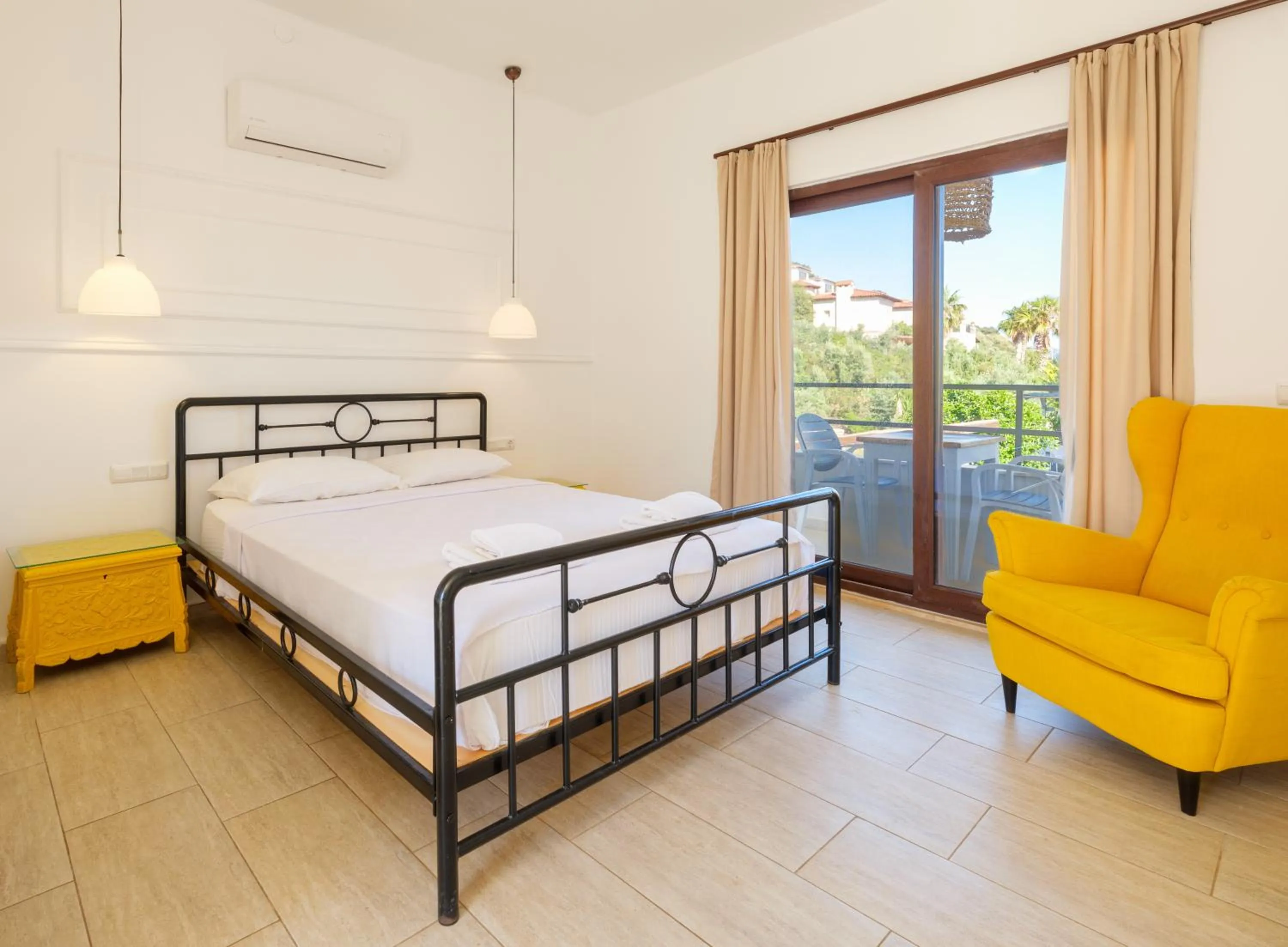 Bed in Sea Garden Kaş Hotel