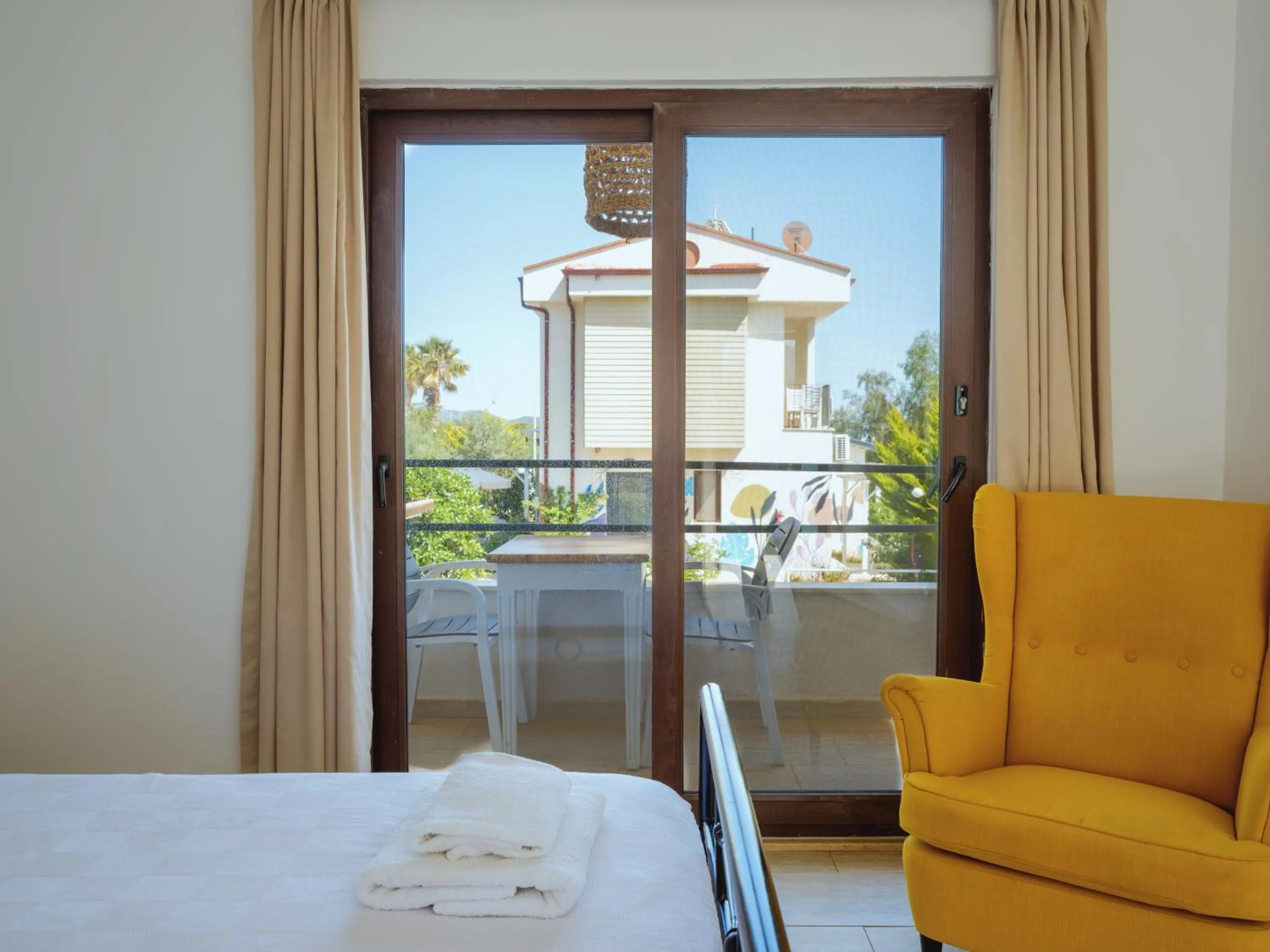 Balcony/Terrace, Bed in Sea Garden Kaş Hotel