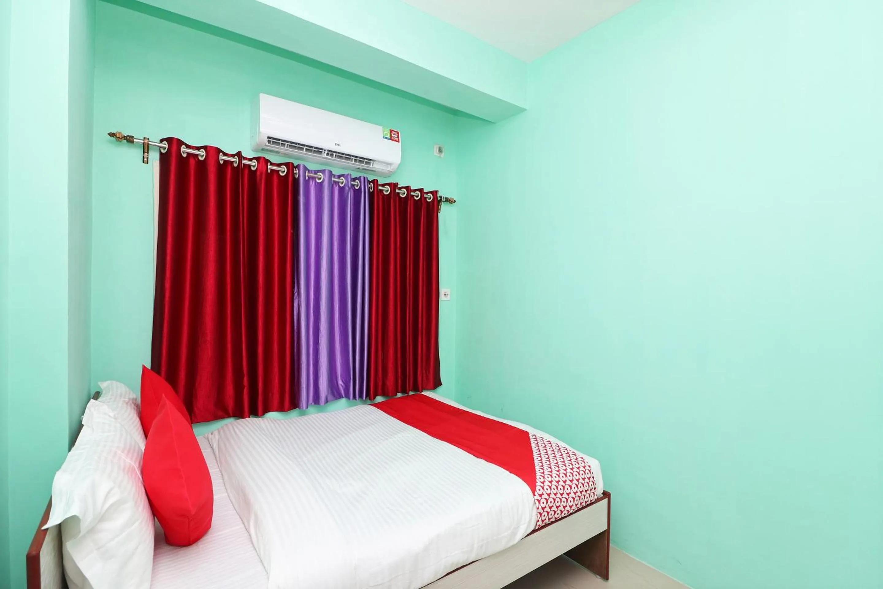 Bedroom, Bed in Hotel O Apan