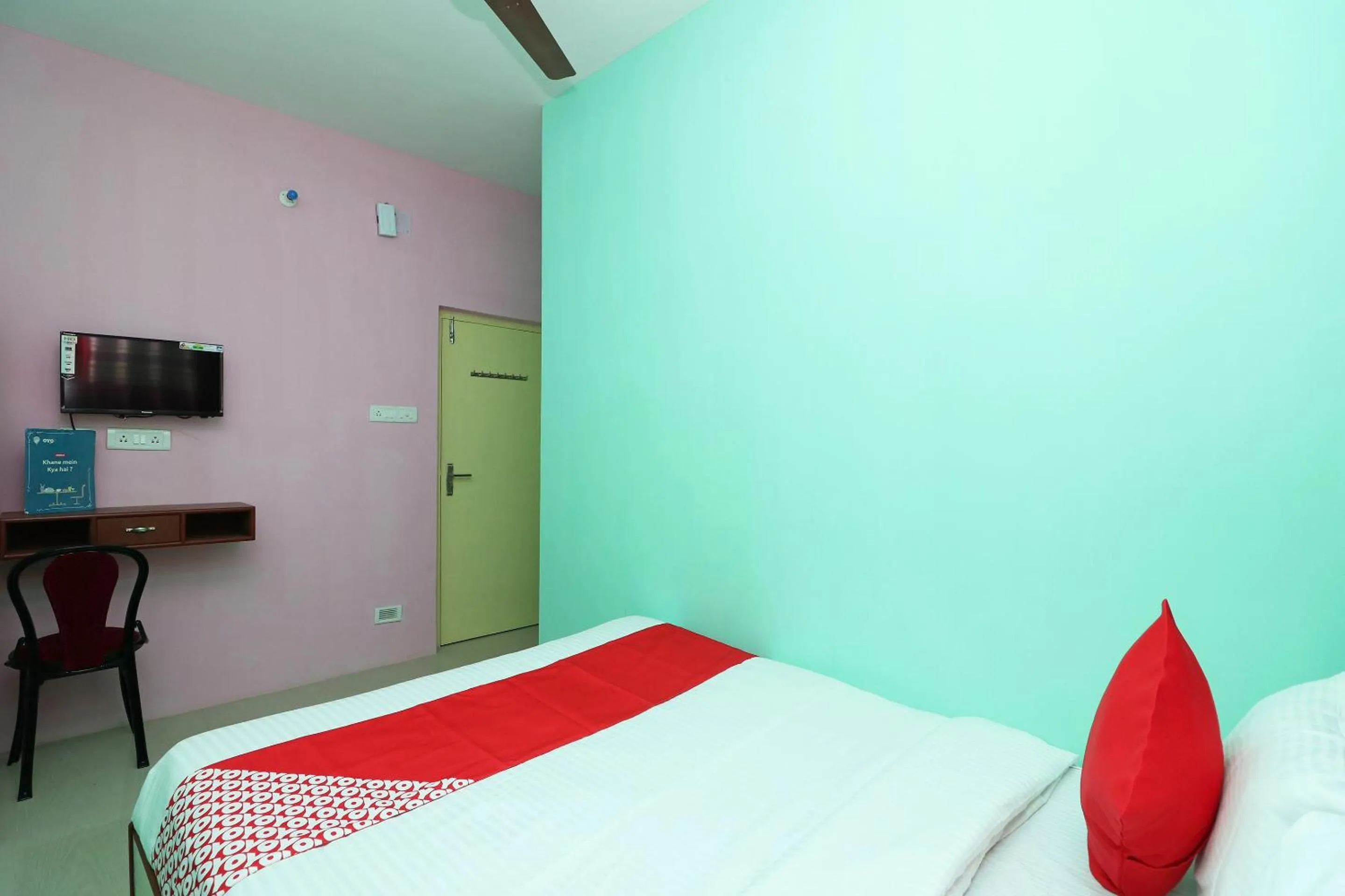 Bedroom, Bed in Super Hotel O Apan Guest House Near Acropolis Mall