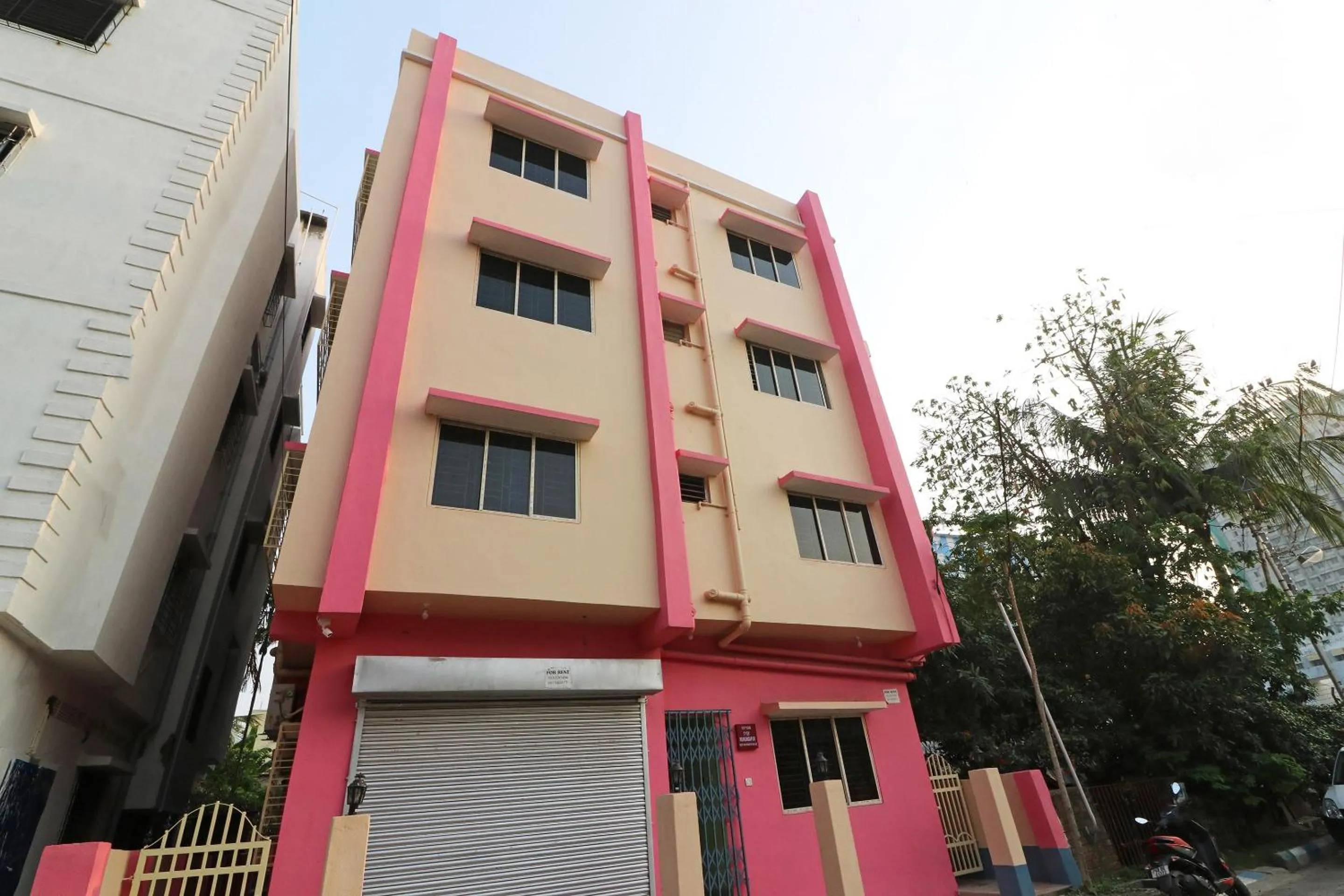 Facade/entrance in Super Hotel O Apan Guest House Near Acropolis Mall