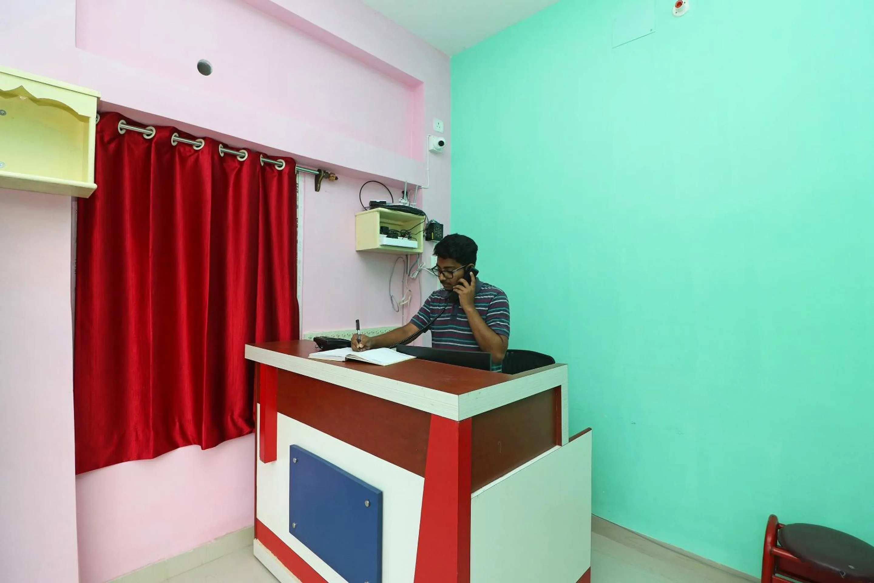 Lobby or reception in Super Hotel O Apan Guest House Near Acropolis Mall