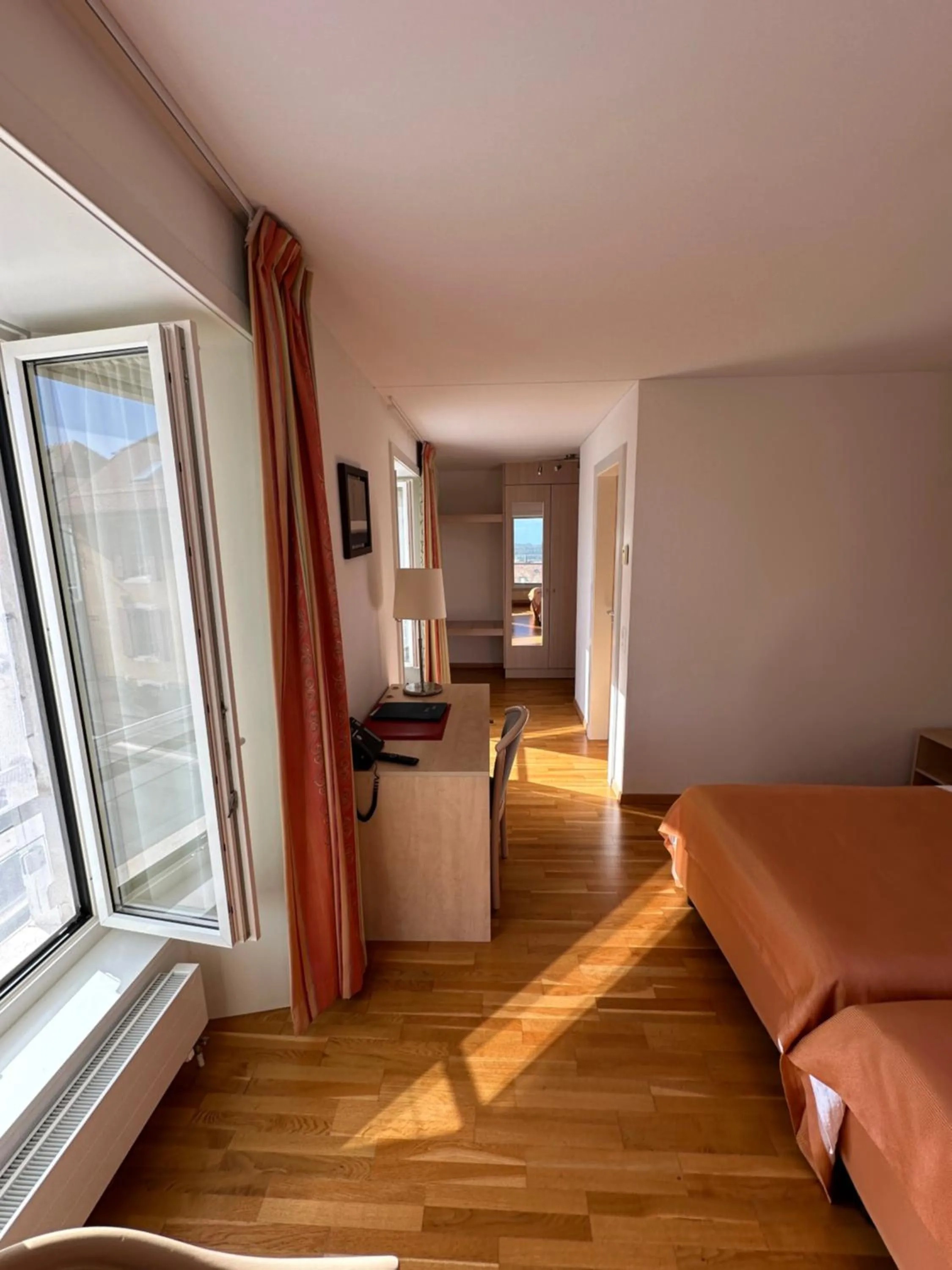 Photo of the whole room, Bed in Auberge Aux Deux Sapins