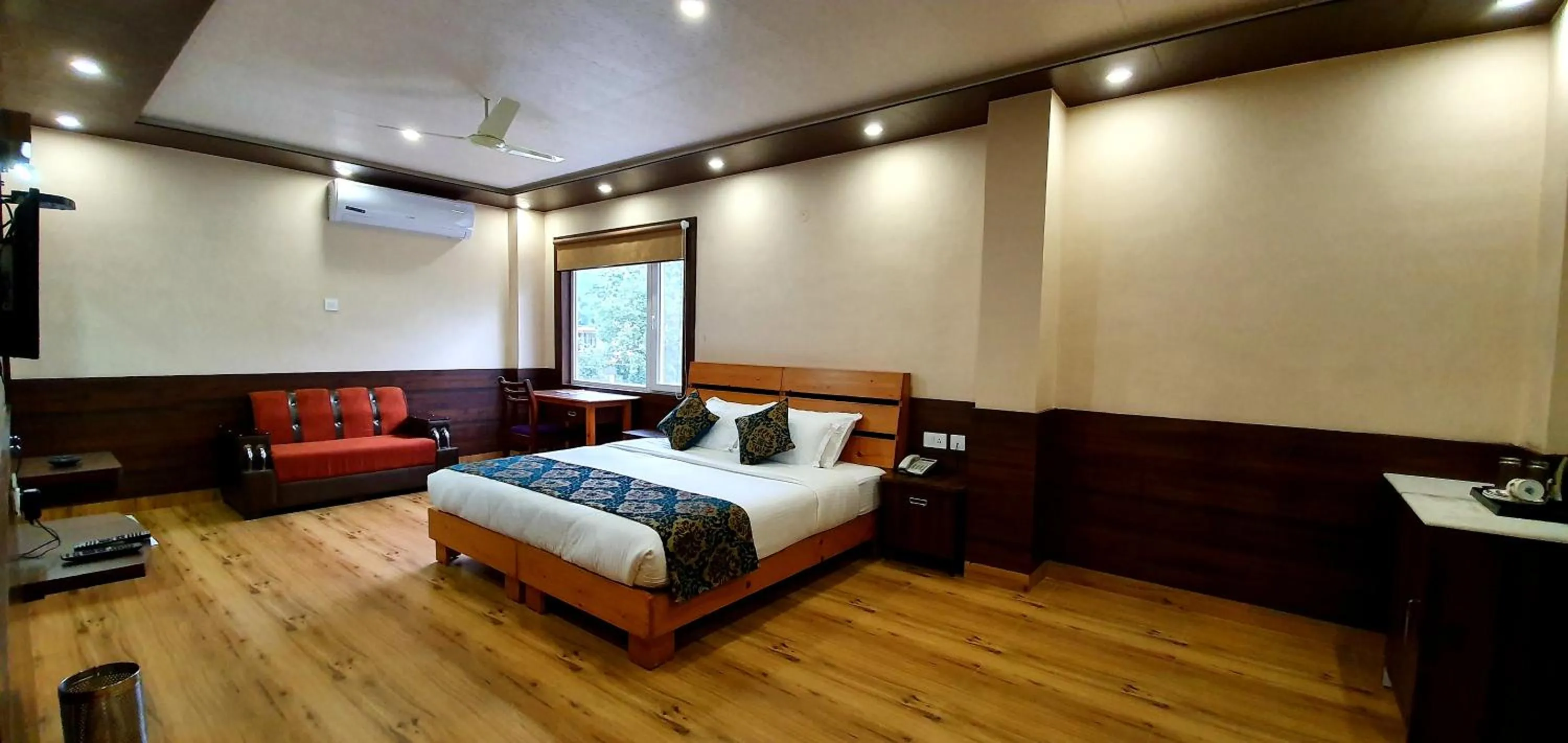Photo of the whole room, Bed in Hotel Buddha House Himalayan Brothers