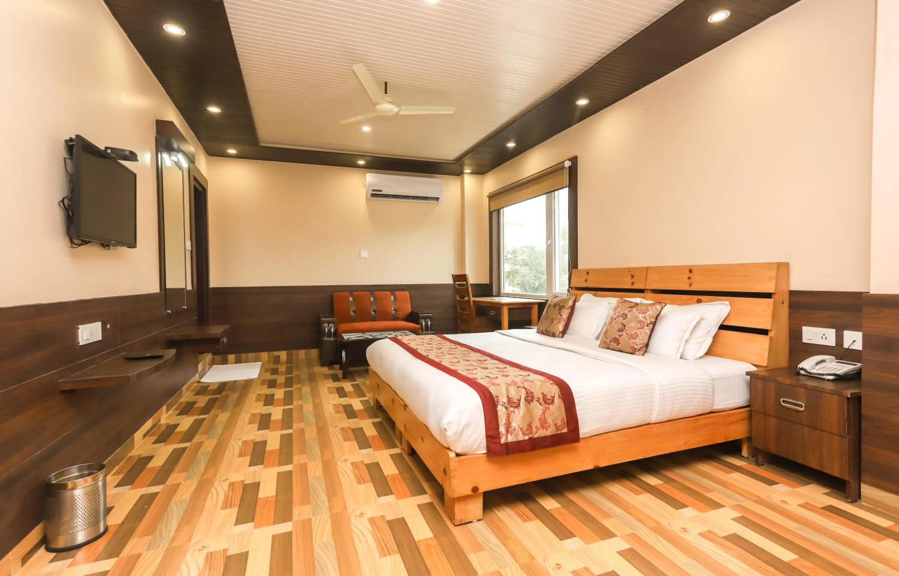 Bed in Hotel Buddha House Himalayan Brothers