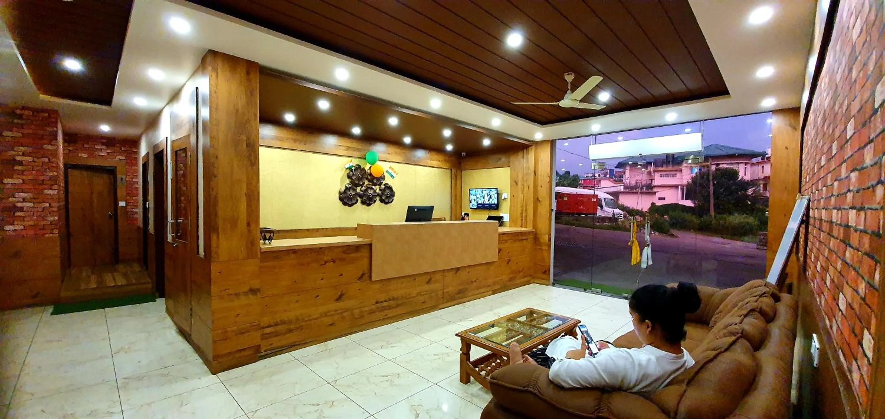 Facade/entrance in Hotel Buddha House Himalayan Brothers