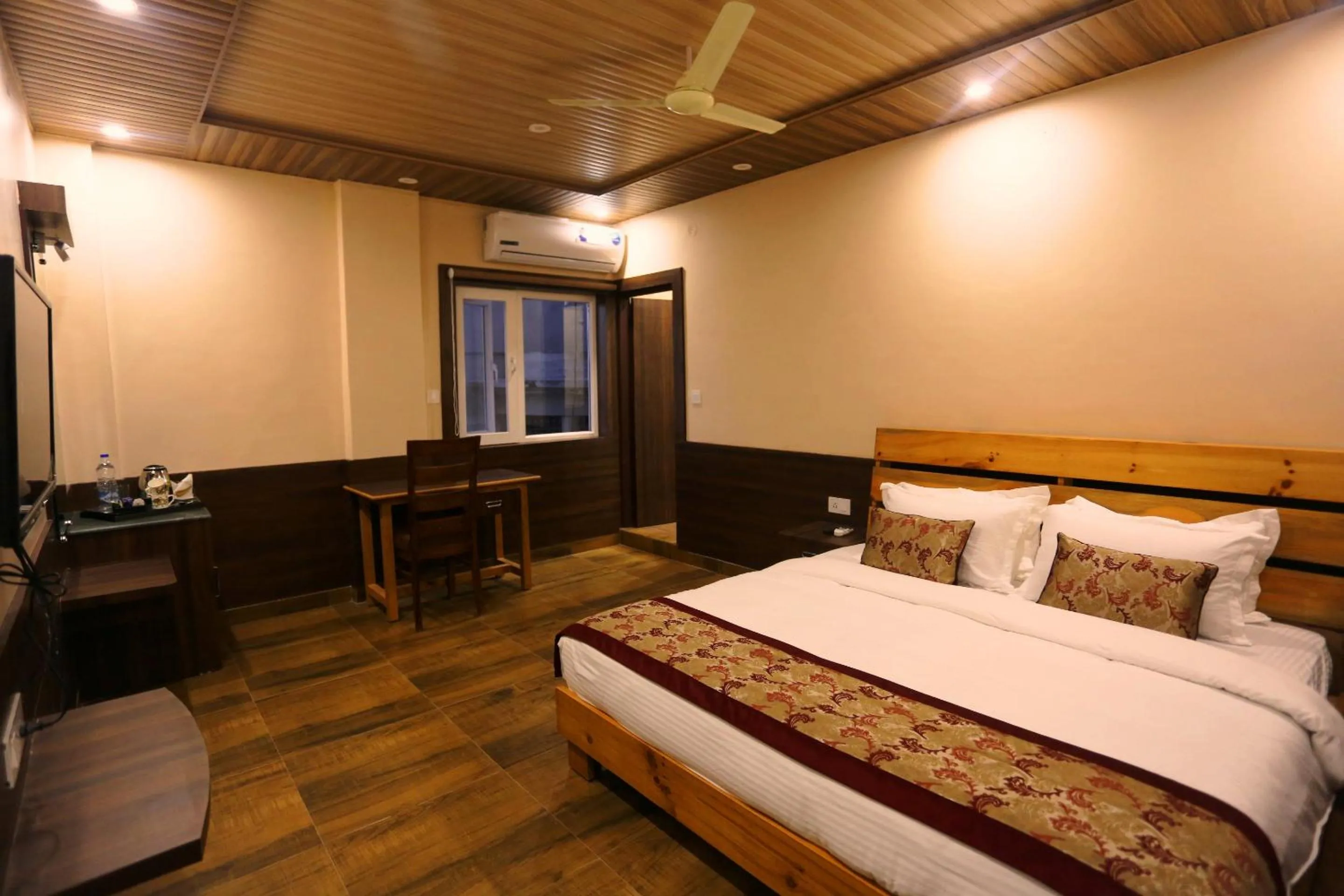 Photo of the whole room, Bed in Hotel Buddha House Himalayan Brothers