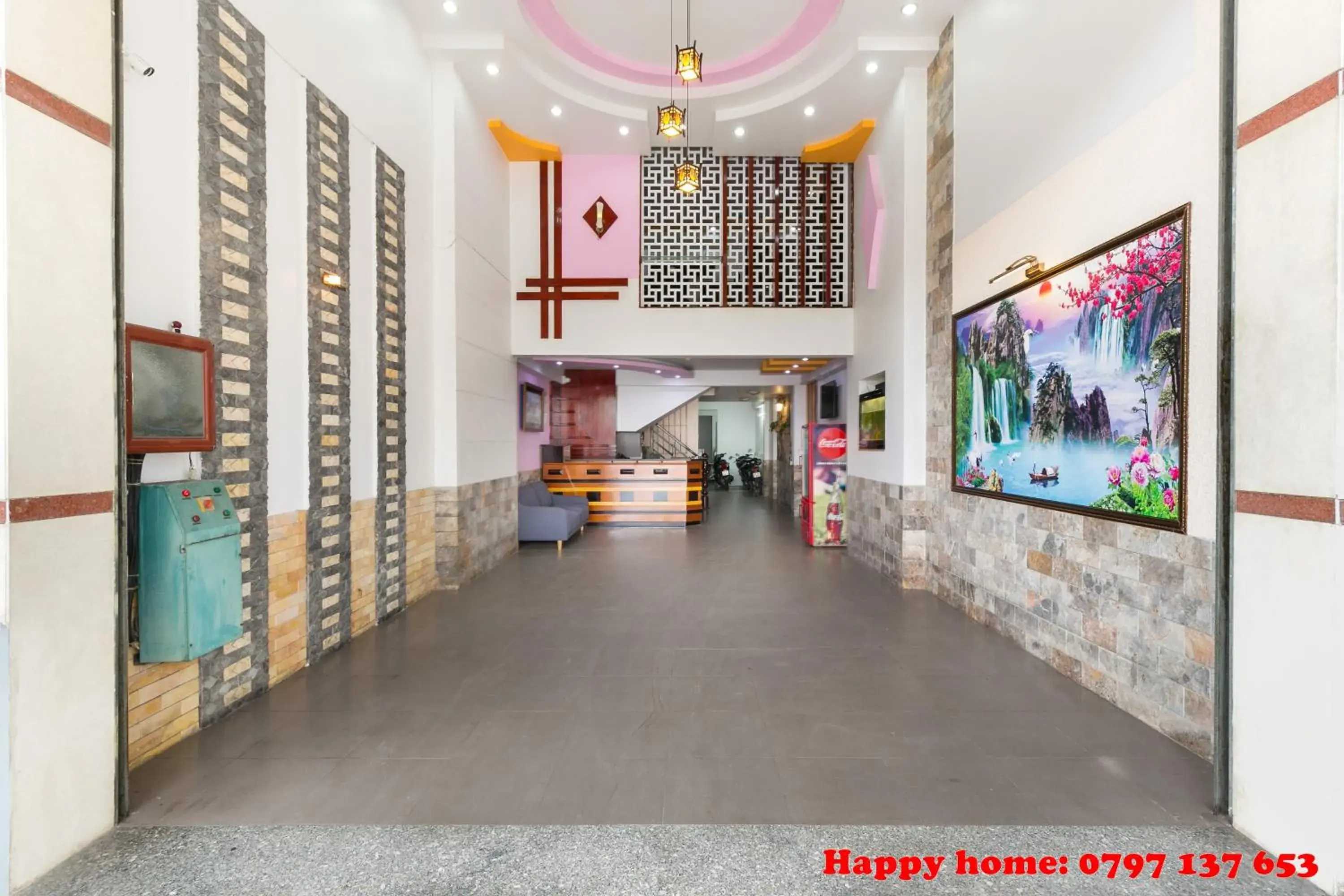 Facade/entrance in Happy Home Facade/entrance in Happy Home