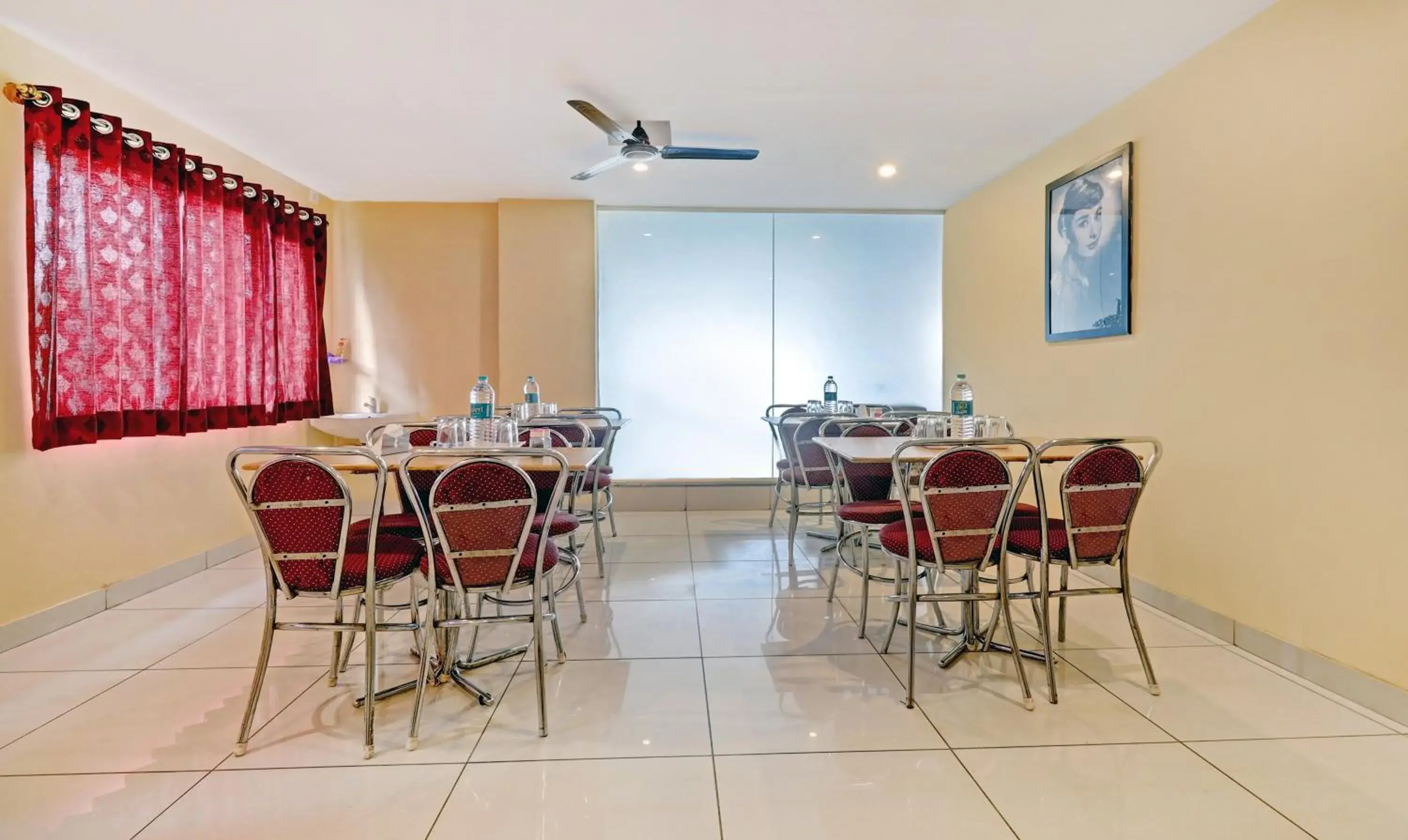 Restaurant/places to eat in Treebo Sai Suites Inn Nagavara Restaurant/places to eat in Treebo Sai Suites Inn Nagavara