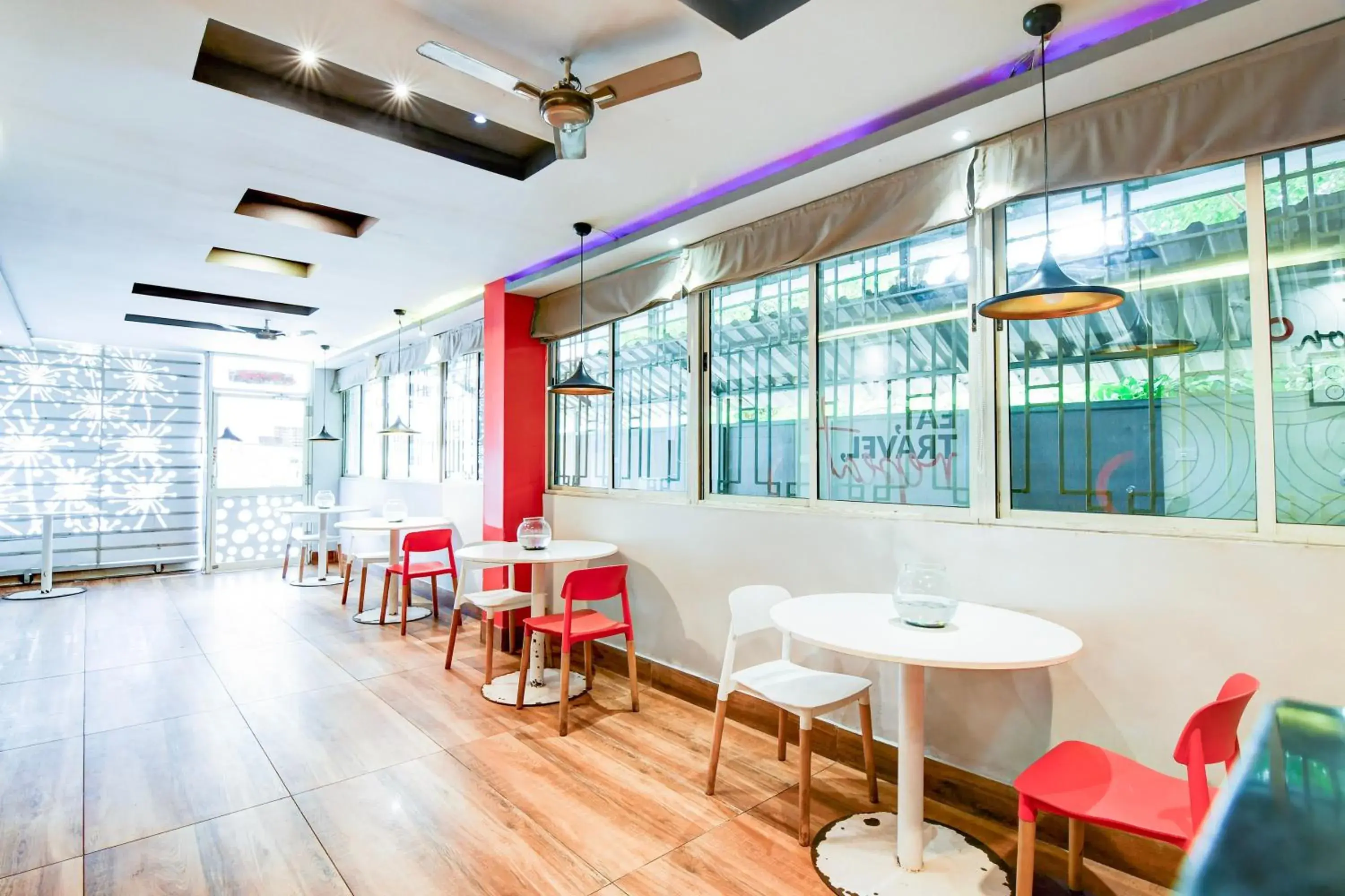 Restaurant/places to eat in Super Townhouse Chandrasekharpur Restaurant/places to eat in Super Townhouse Chandrasekharpur