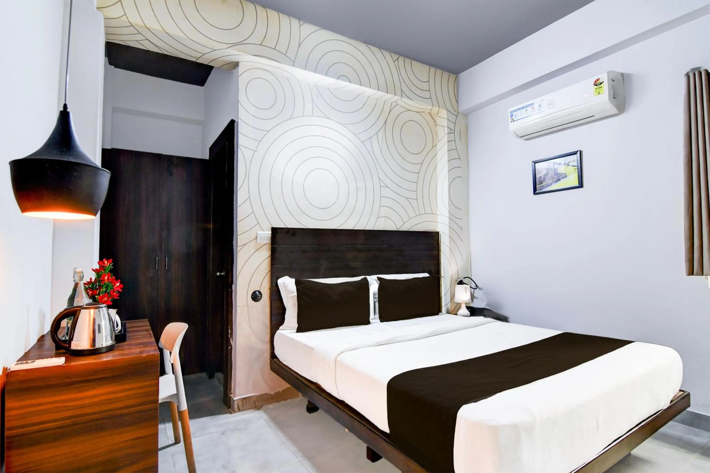 Bedroom, Bed in Super Townhouse Chandrasekharpur