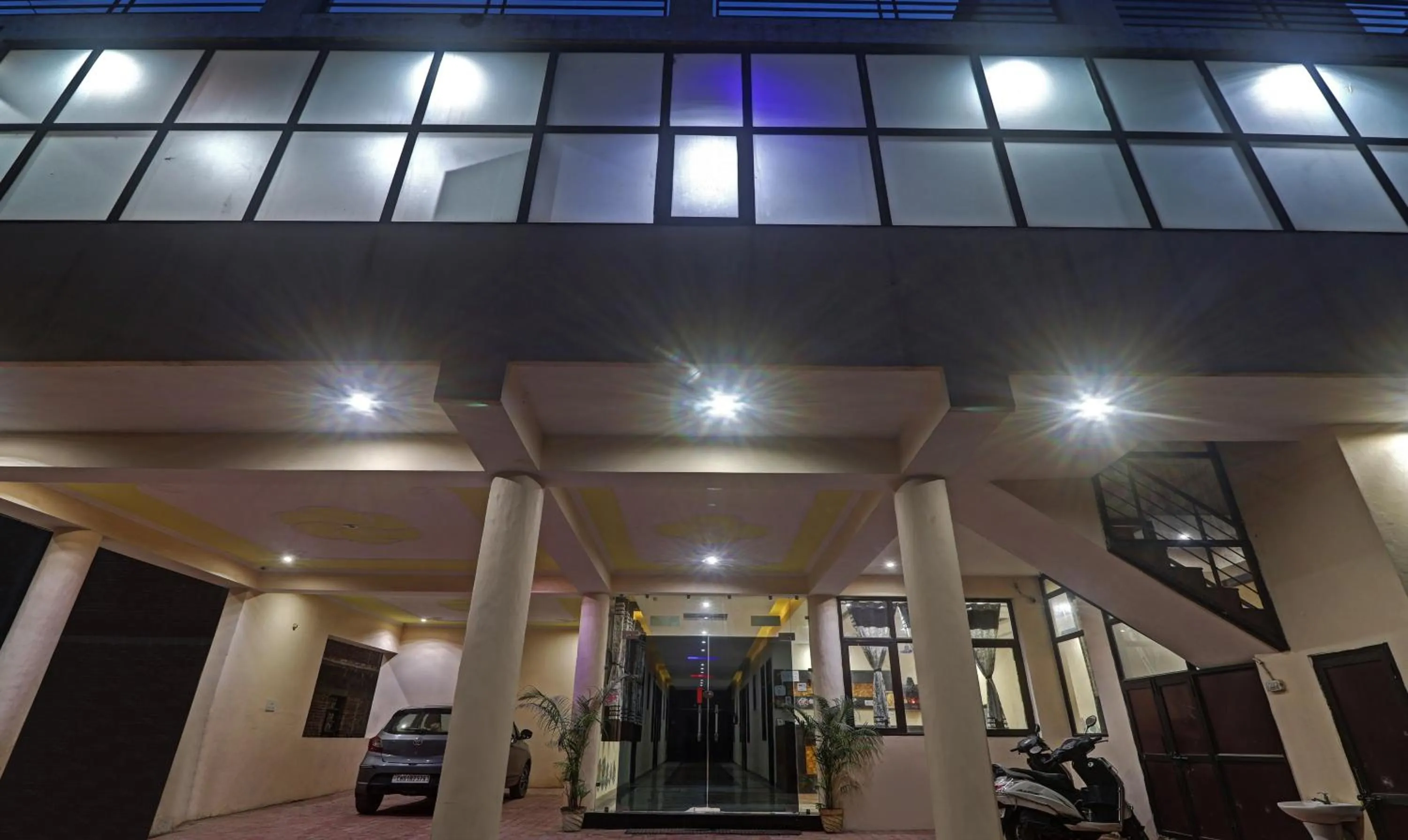 Property building in Hotel Albie Stay Inn